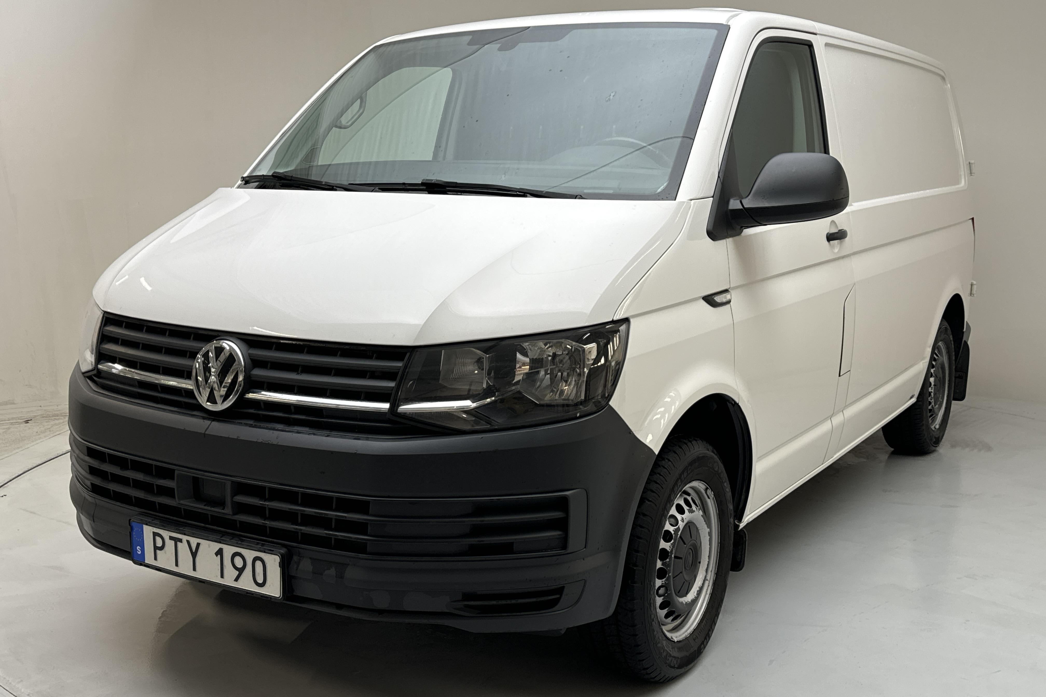 VW Transporter T6 2.0 TDI BMT Skåp (102hk) - 117 810 km - Käsitsi - valge - 2018