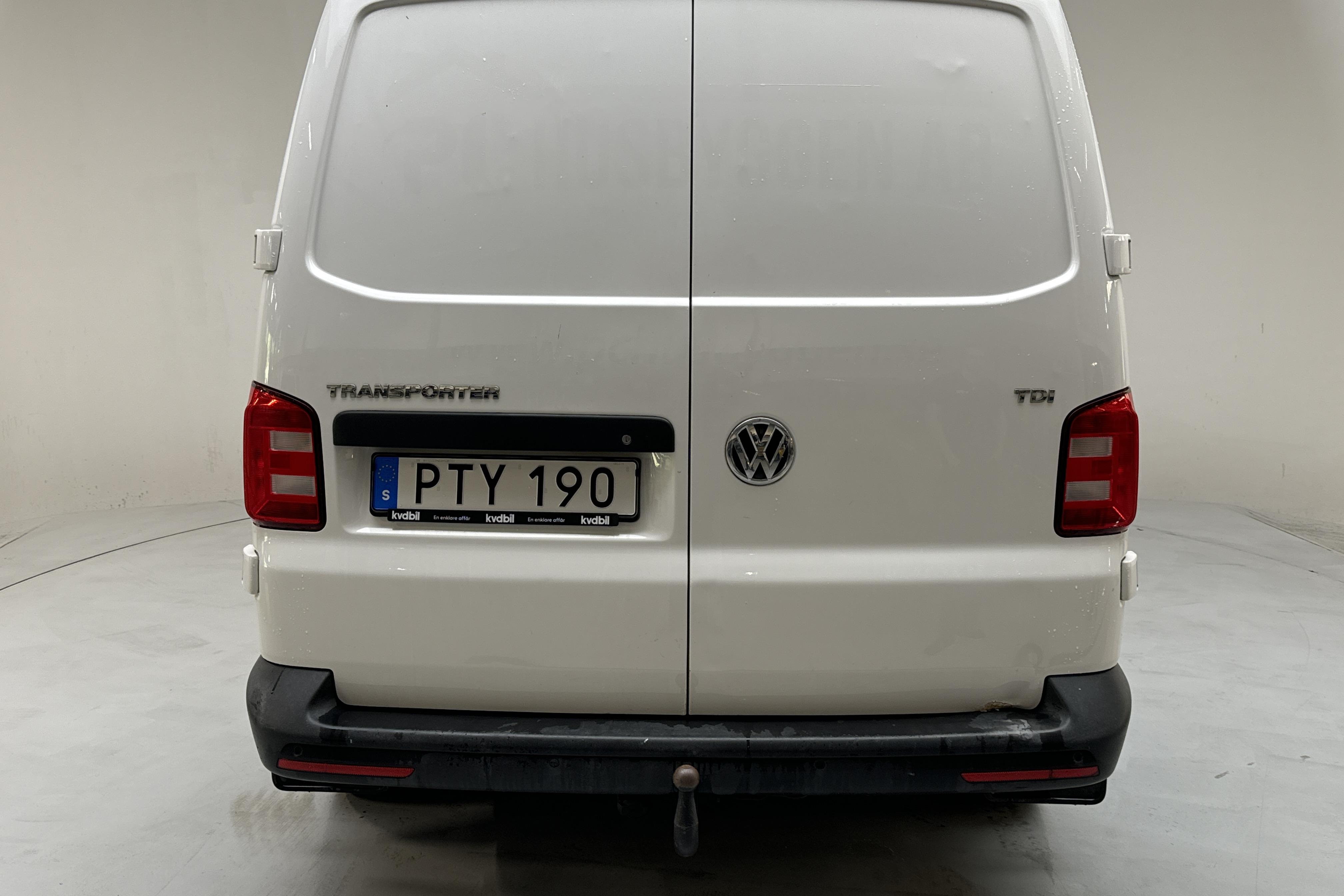 VW Transporter T6 2.0 TDI BMT Skåp (102hk) - 117 810 km - Manualna - biały - 2018