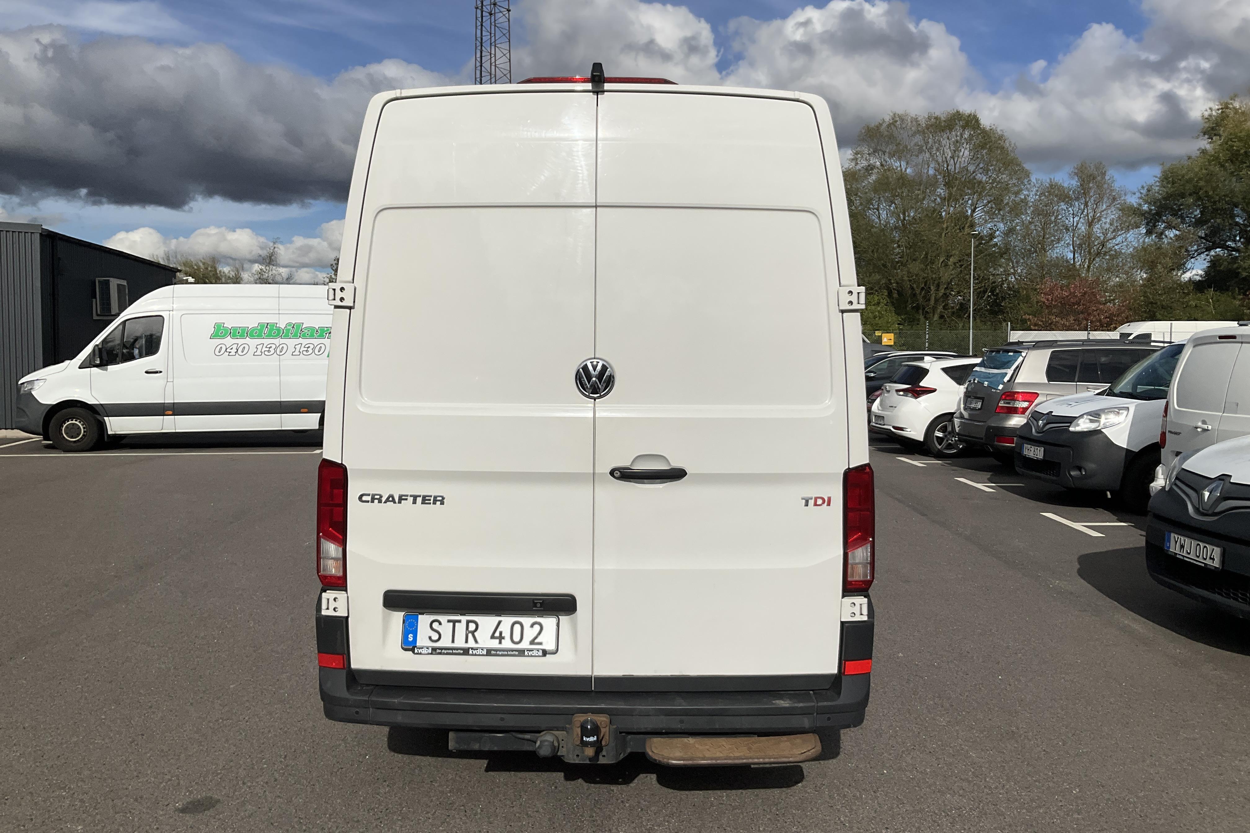 VW Crafter 35 2.0 TDI Skåp (177hk) - 210 410 km - Automatyczna - biały - 2017