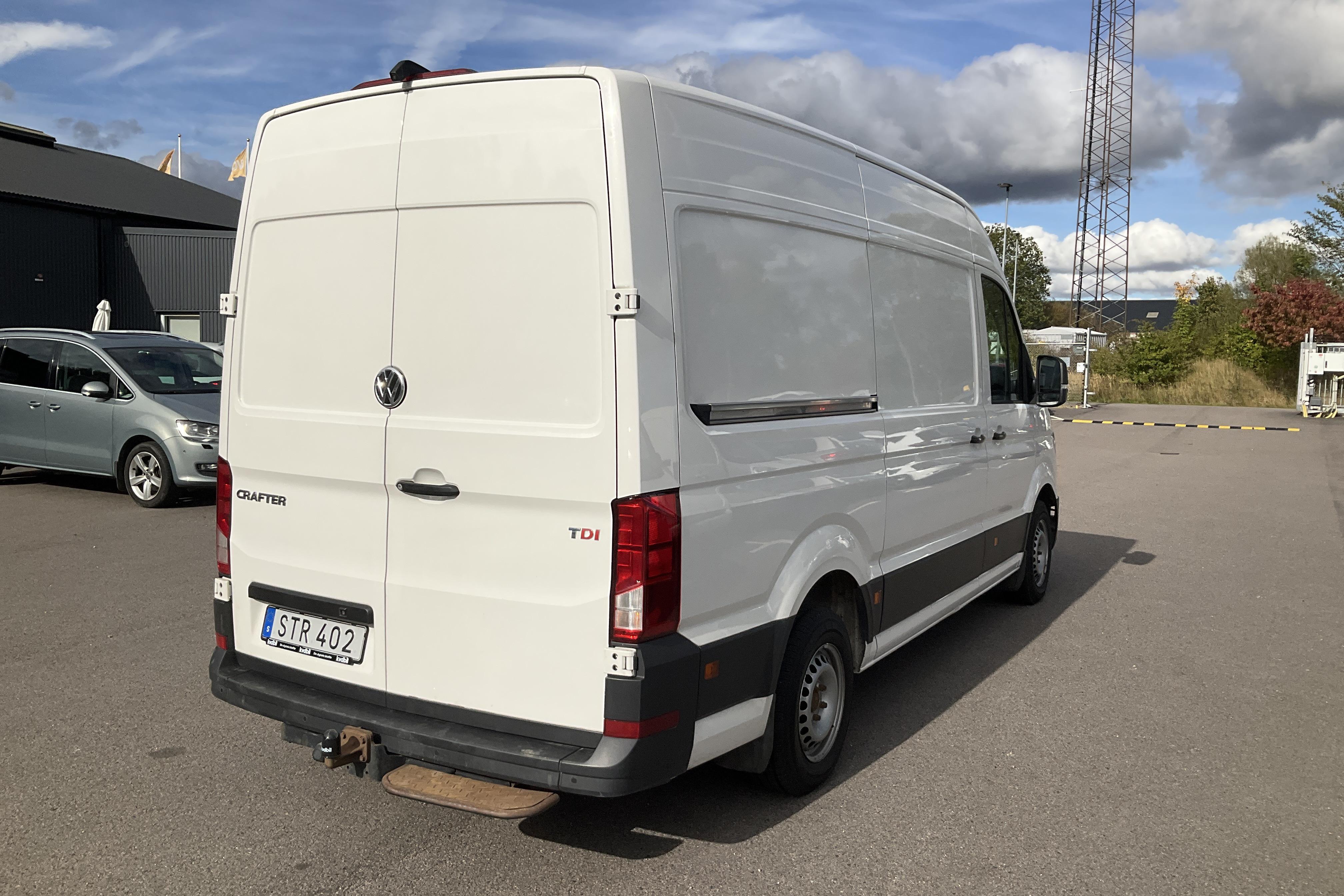 VW Crafter 35 2.0 TDI Skåp (177hk) - 21 041 mil - Automat - vit - 2017