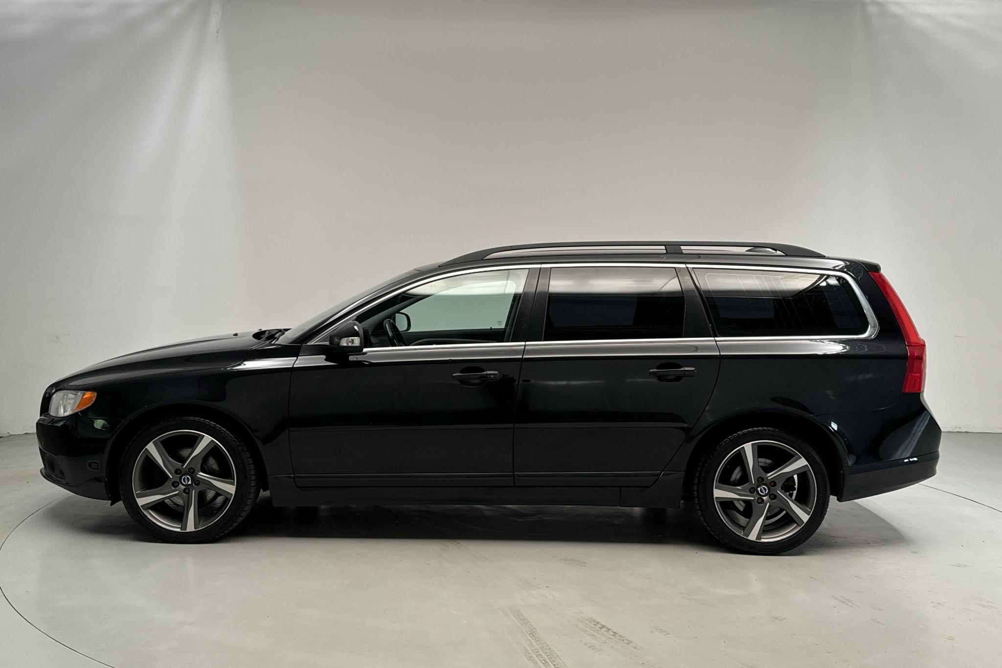 Volvo V70 II D3 (163hk) - 20 020 mil - Automat - svart - 2011