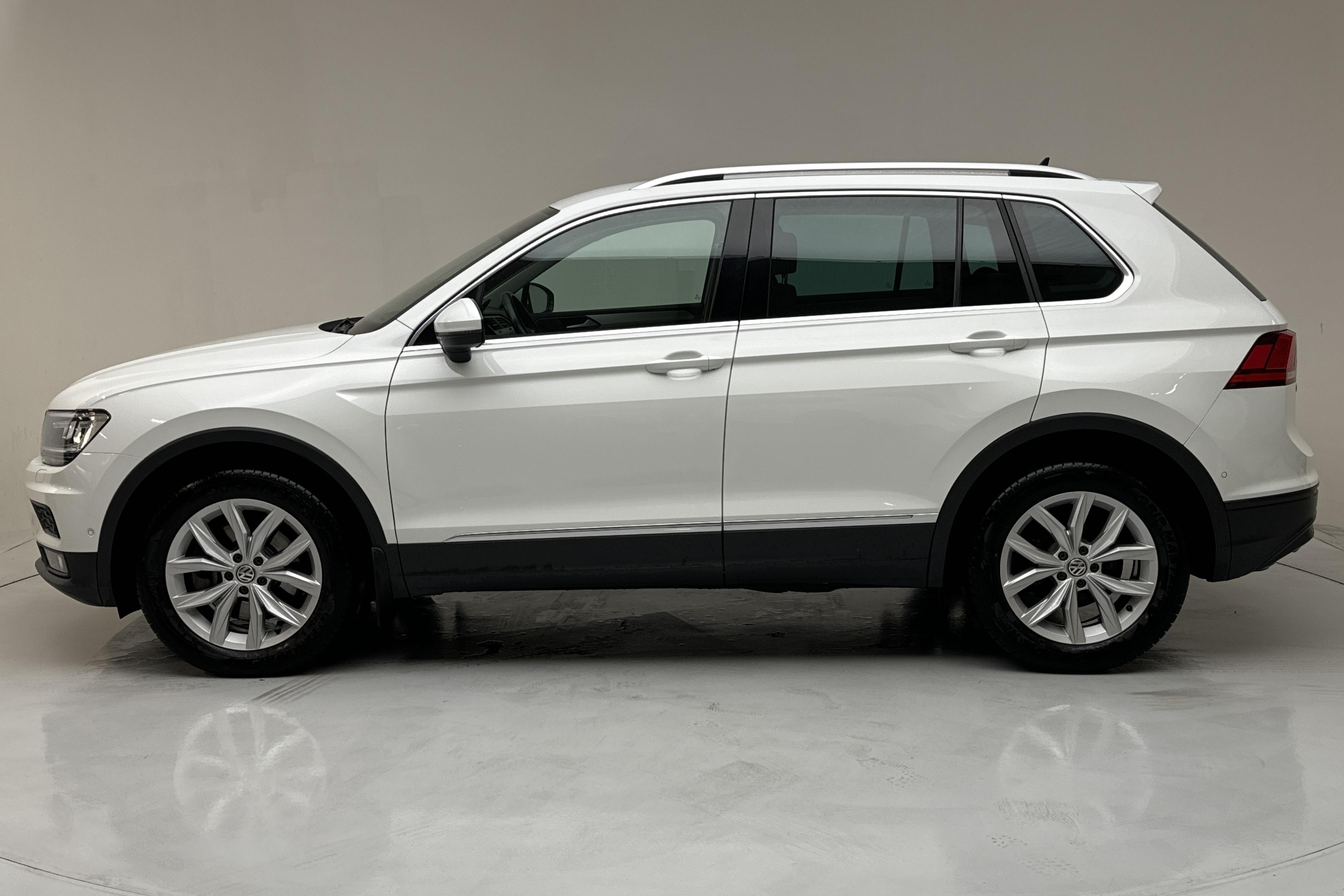 VW Tiguan 2.0 TSI 4MOTION (190hk) - 84 190 km - Automaatne - valge - 2020