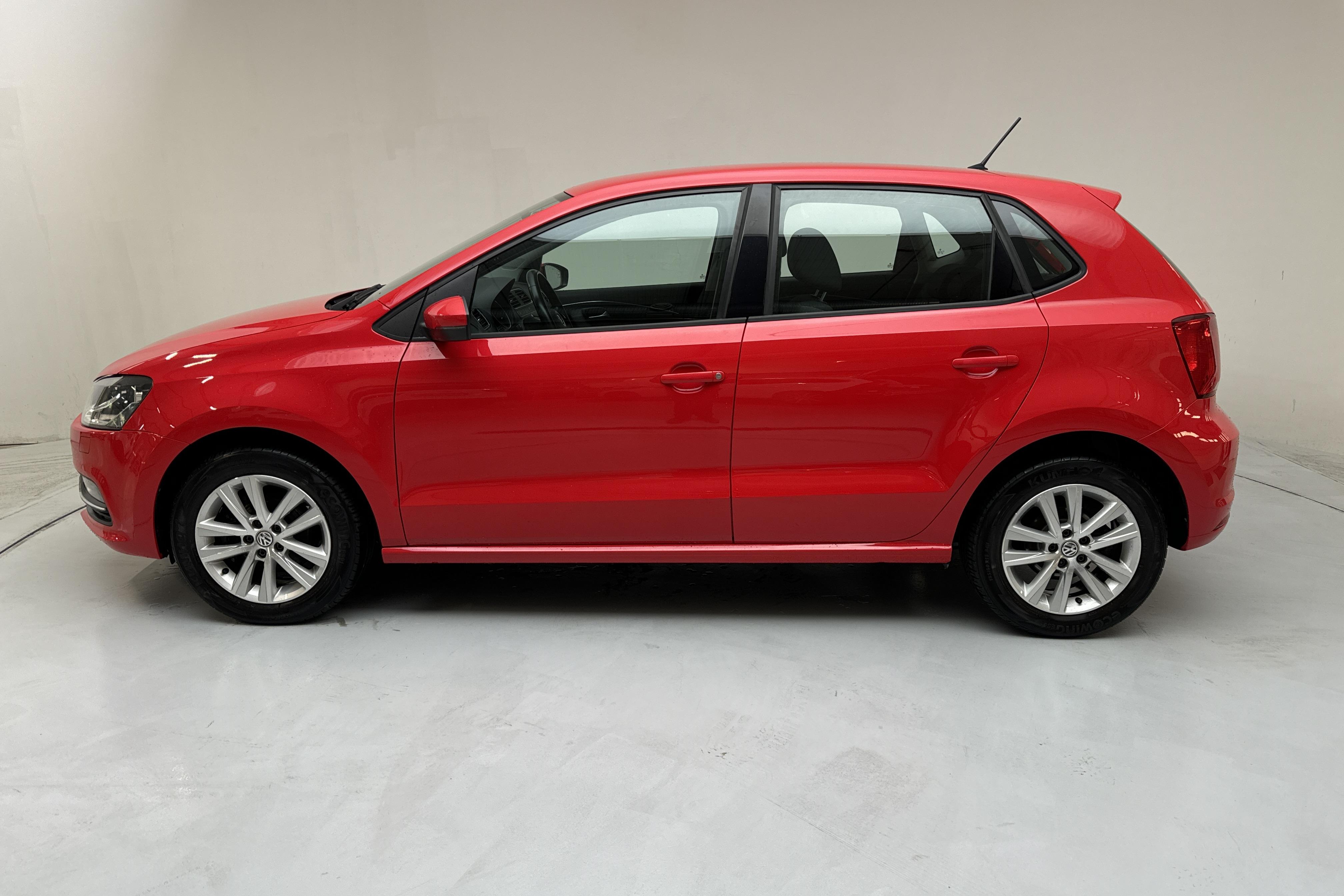 VW Polo 1.2 TSI 5dr (90hk) - 7 002 mil - Manuell - röd - 2015