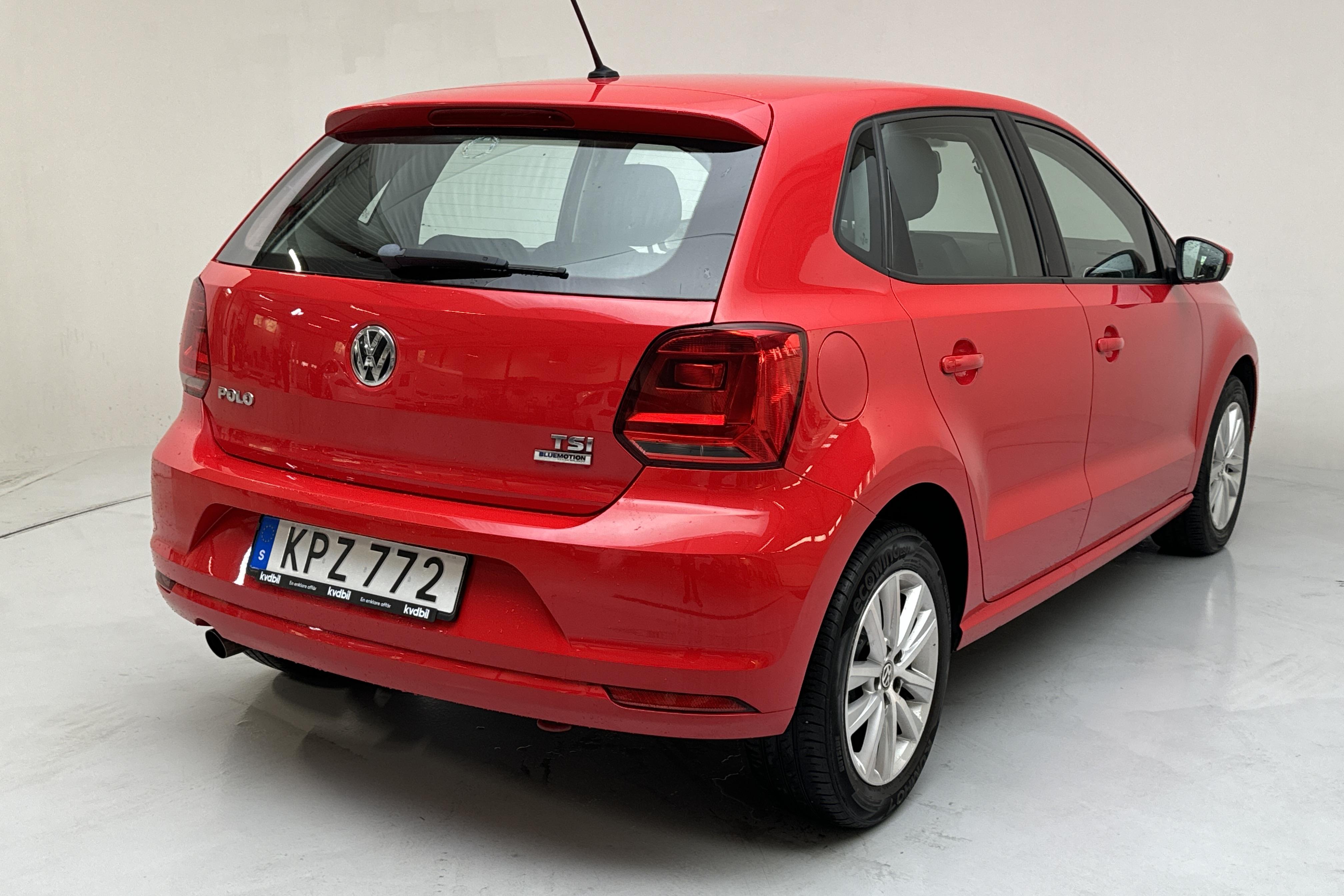 VW Polo 1.2 TSI 5dr (90hk) - 70 020 km - Käsitsi - punane - 2015