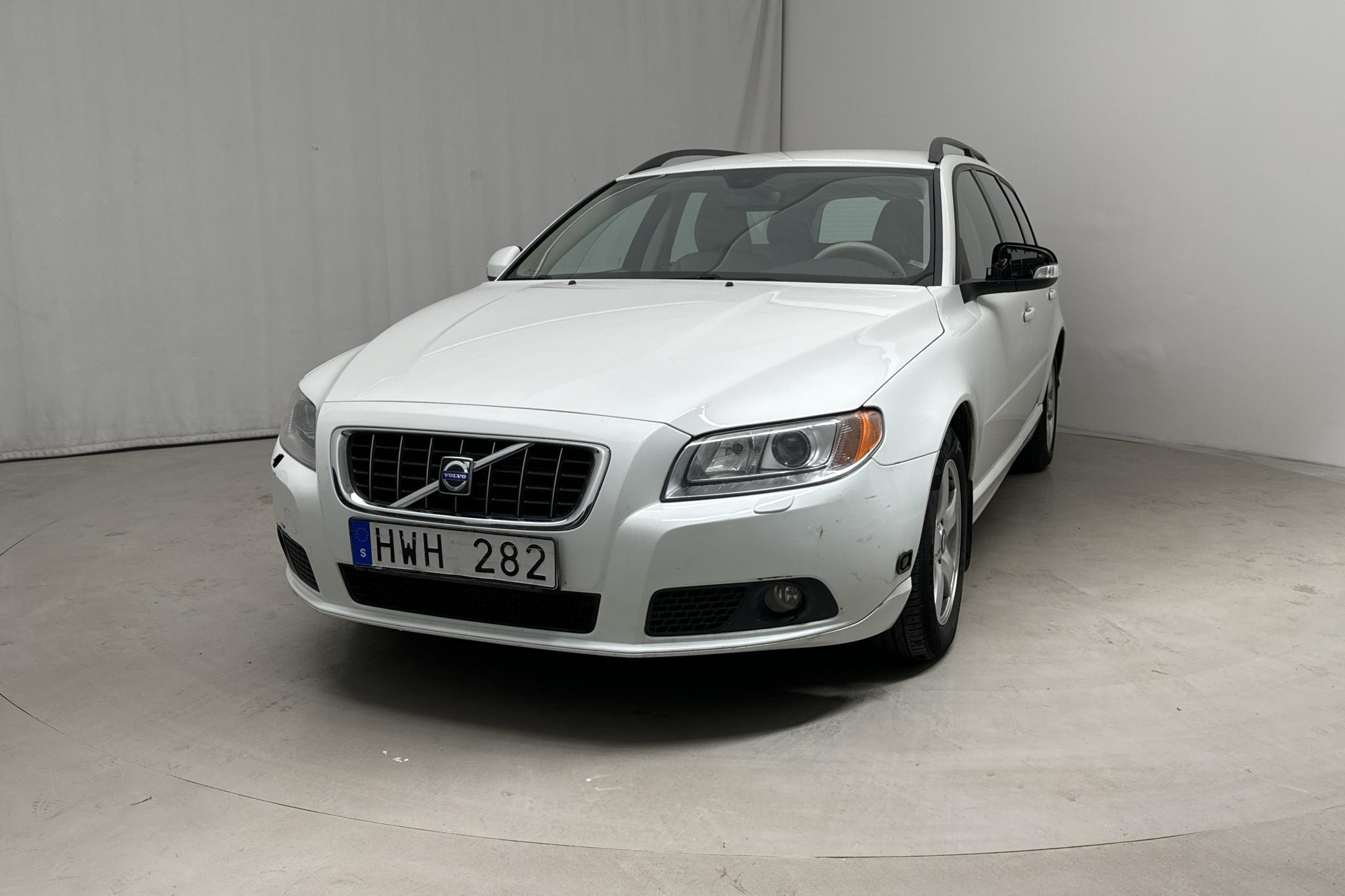 Volvo V70 II 2.5FT (200hk) - 107 340 km - Automatyczna - biały - 2009