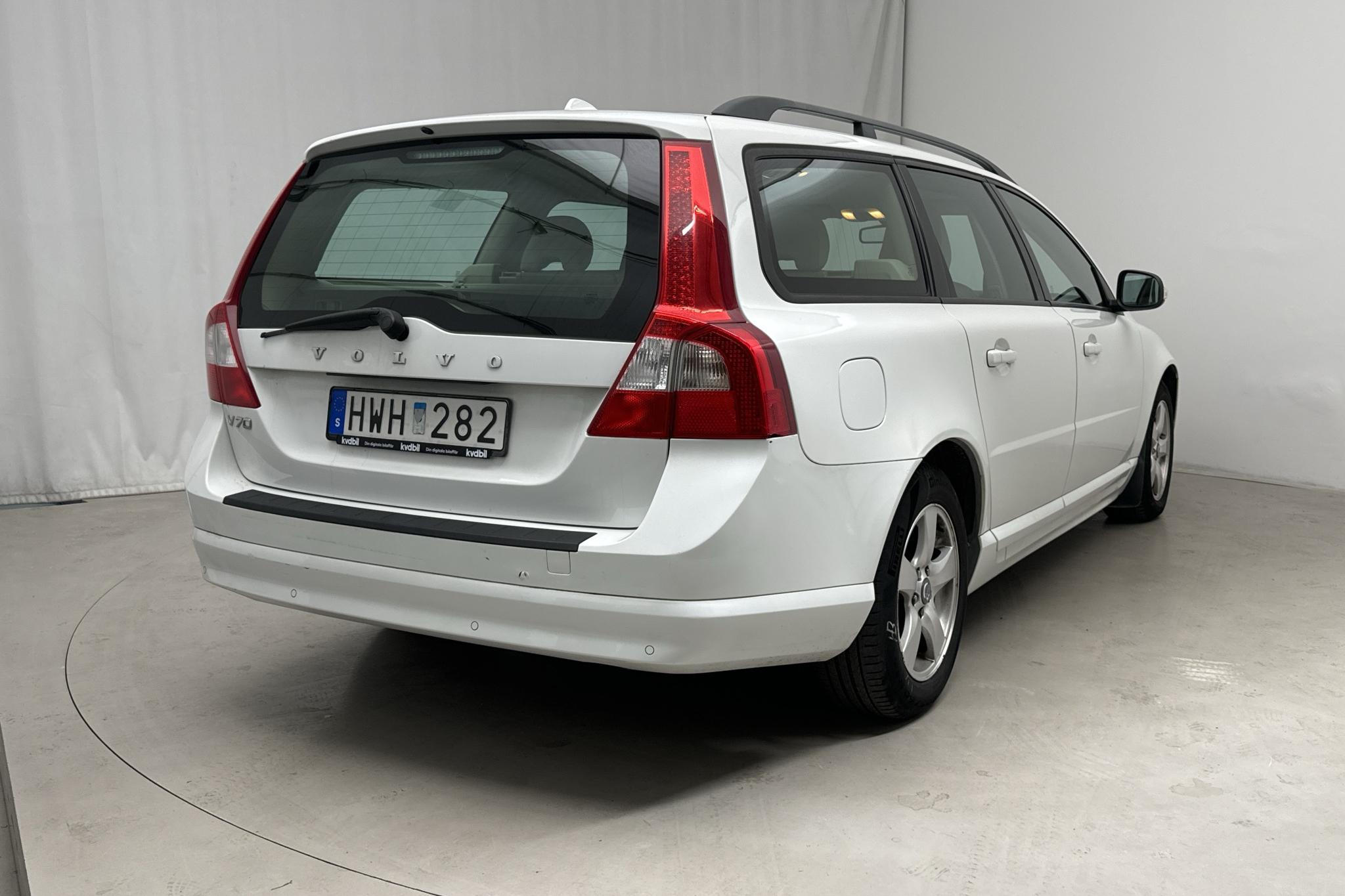 Volvo V70 II 2.5FT (200hk) - 107 340 km - Automatyczna - biały - 2009