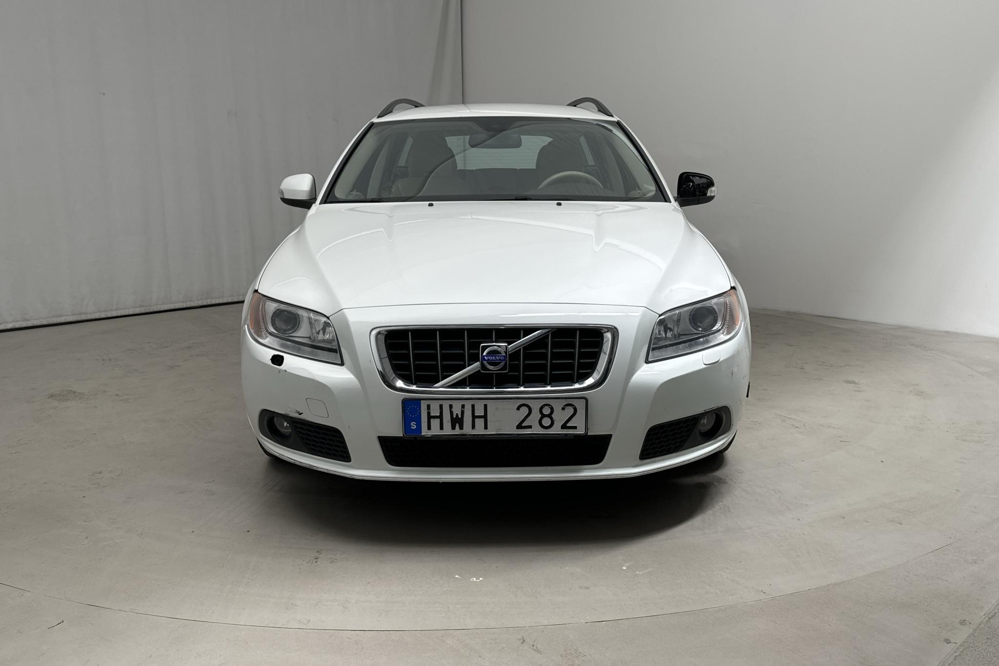 Volvo V70 II 2.5FT (200hk) - 107 340 km - Automatyczna - biały - 2009