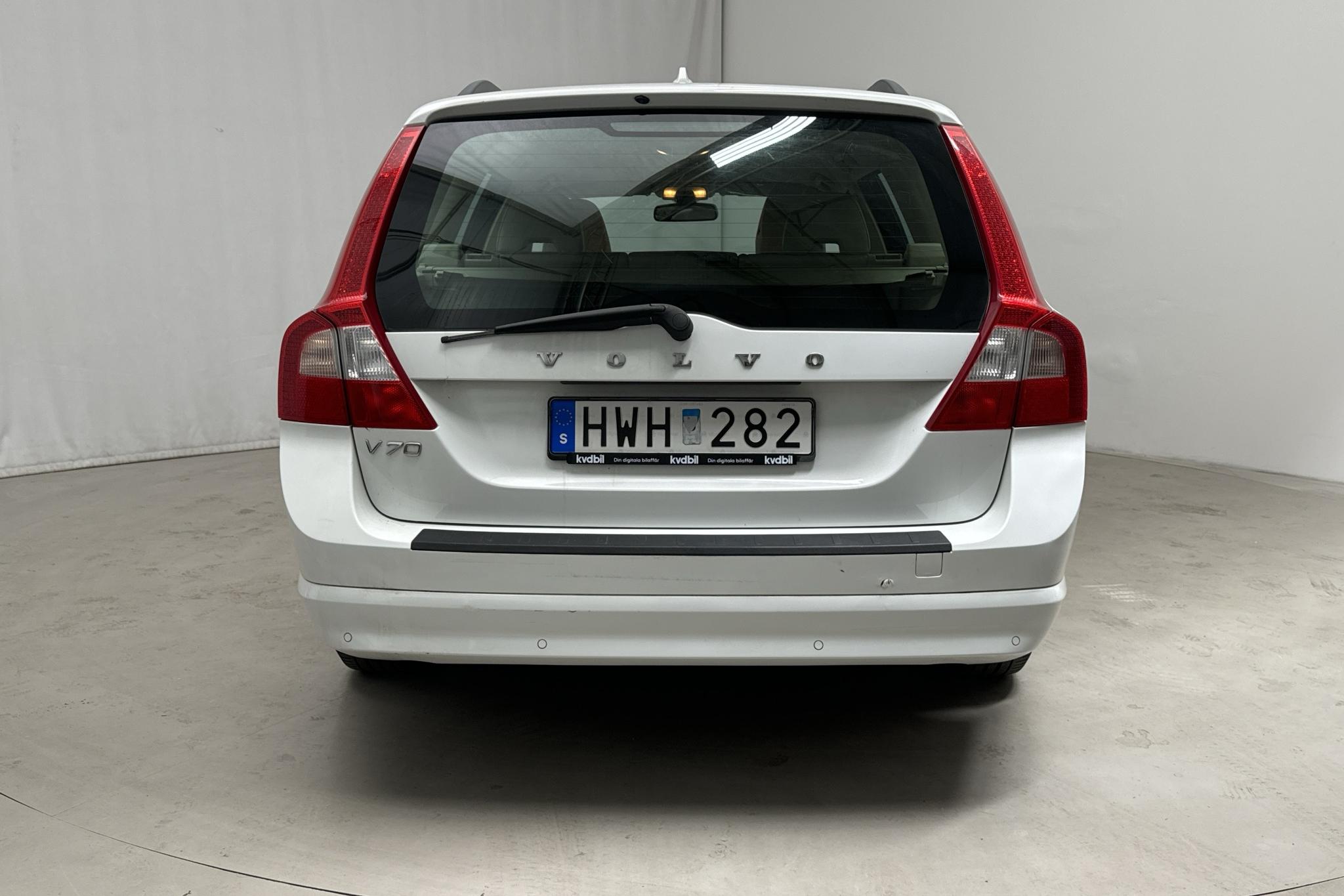 Volvo V70 II 2.5FT (200hk) - 107 340 km - Automatyczna - biały - 2009