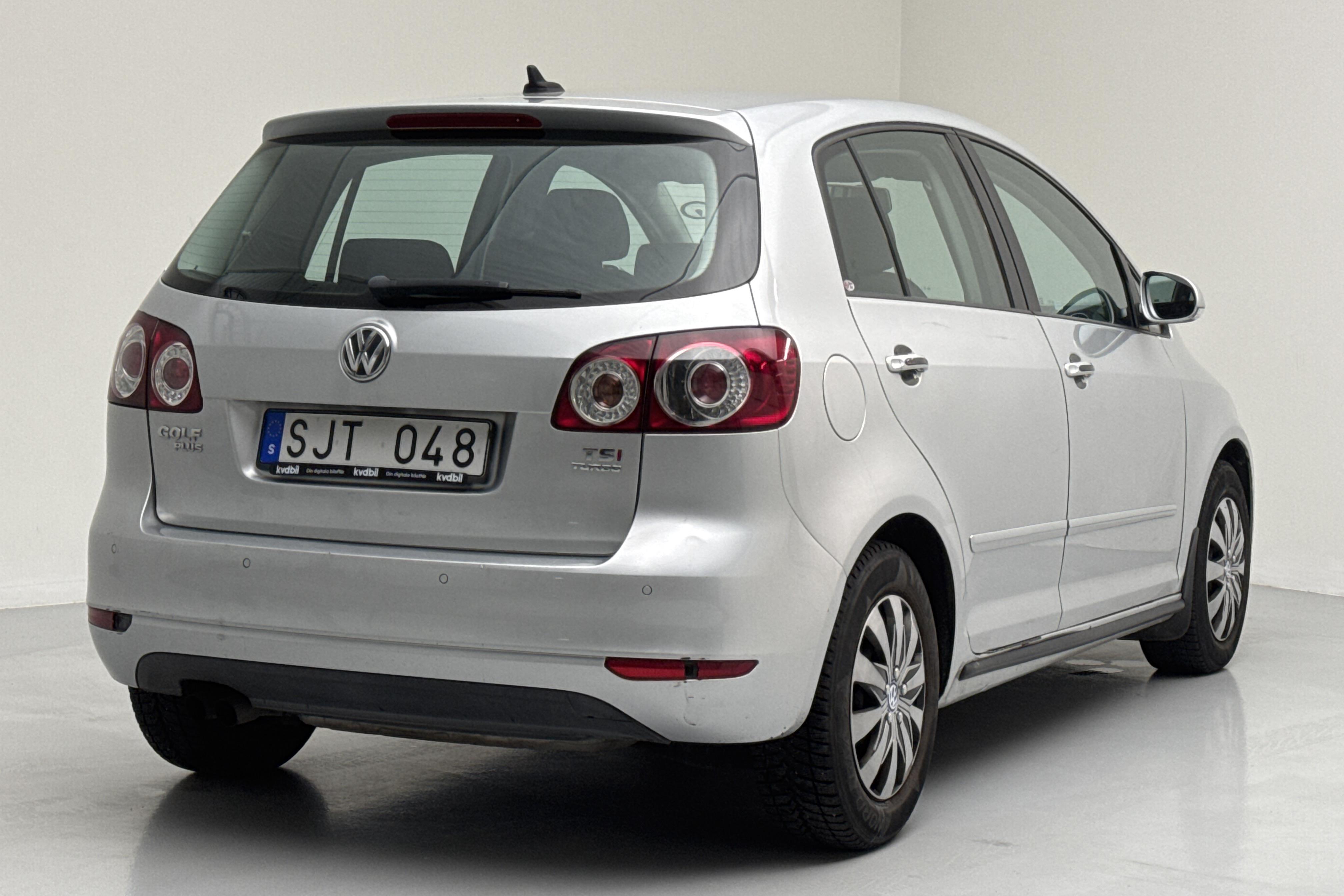 VW Golf VI 1.4 TSI Plus (122hk) - 15 253 mil - Manuell - silver - 2011