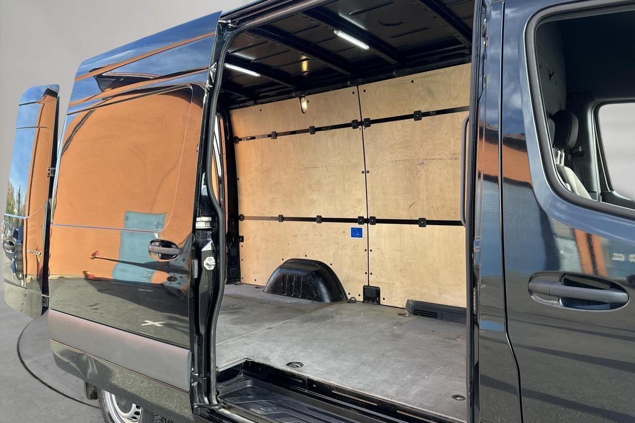 Mercedes Sprinter 317 CDI Skåp RWD (170hk) - 65 220 km - Automaattinen - musta - 2022