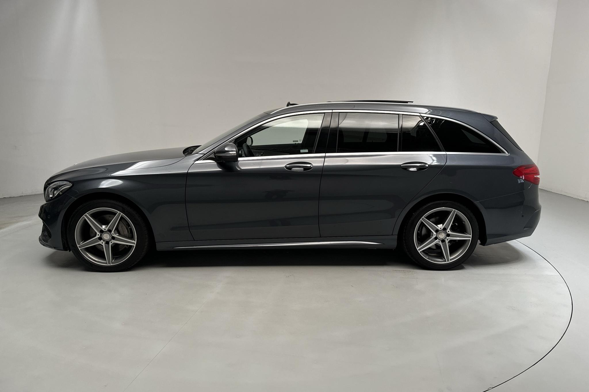 Mercedes C 400 4MATIC Kombi S205 (333hk) - 69 800 km - Automatyczna - Dark Grey - 2015