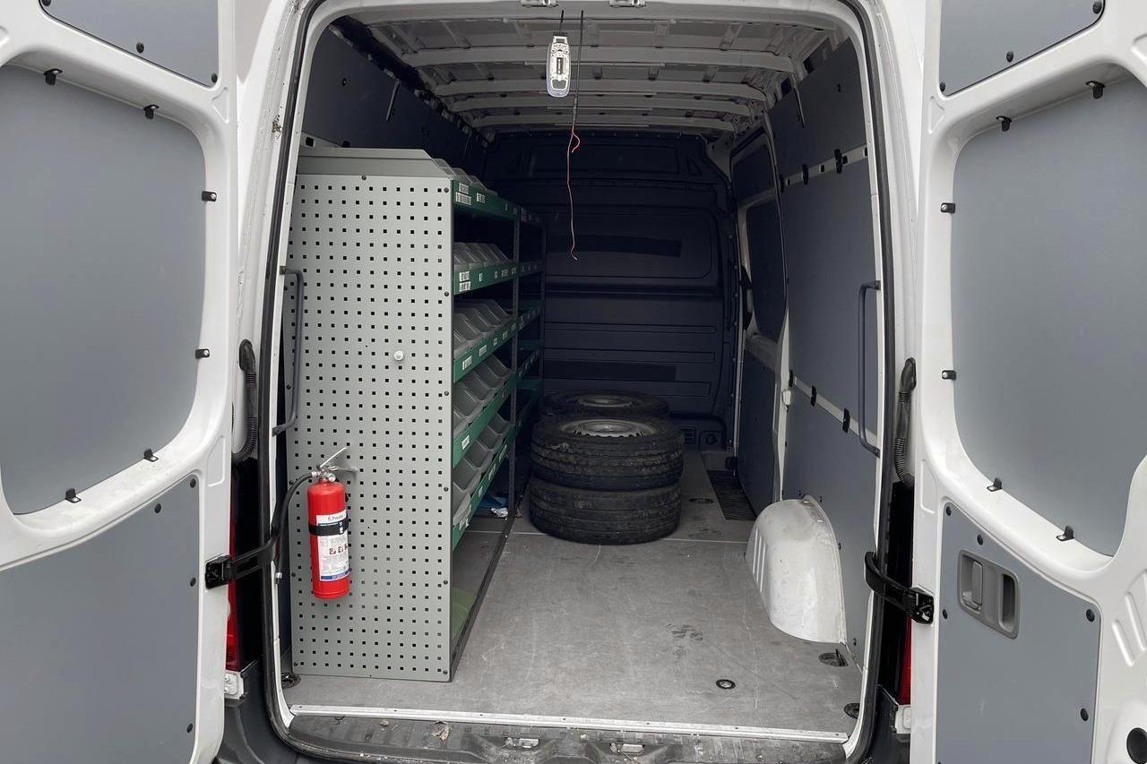 VW Crafter 35 2.0 TDI Skåp (136hk) - 260 490 km - Manuaalinen - valkoinen - 2016