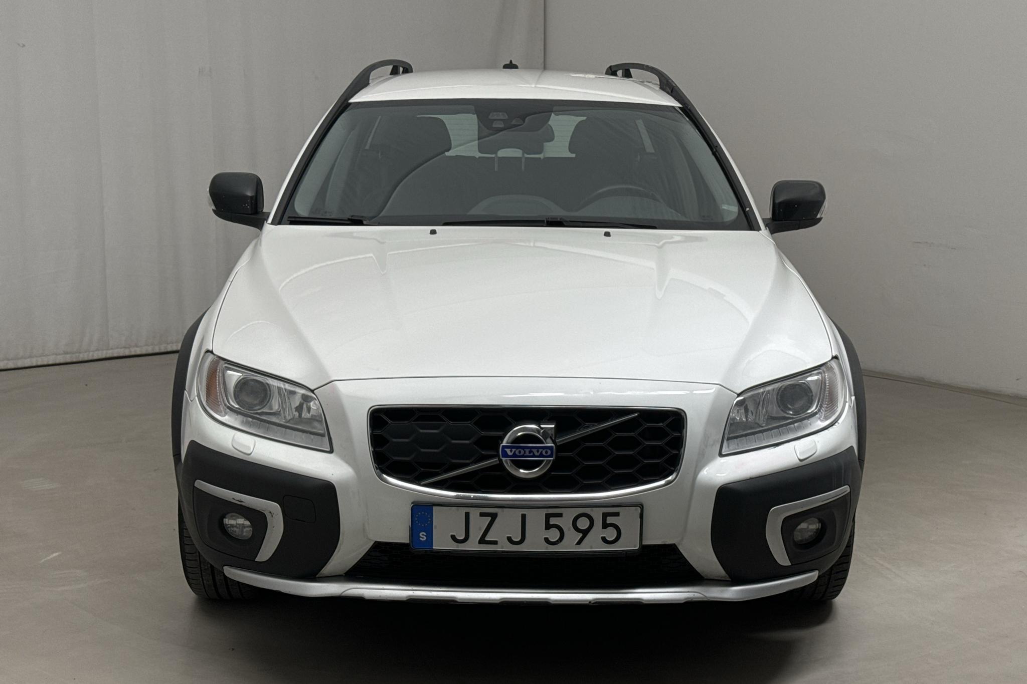 Volvo  - 262 370 km - Automatic - white - 2016