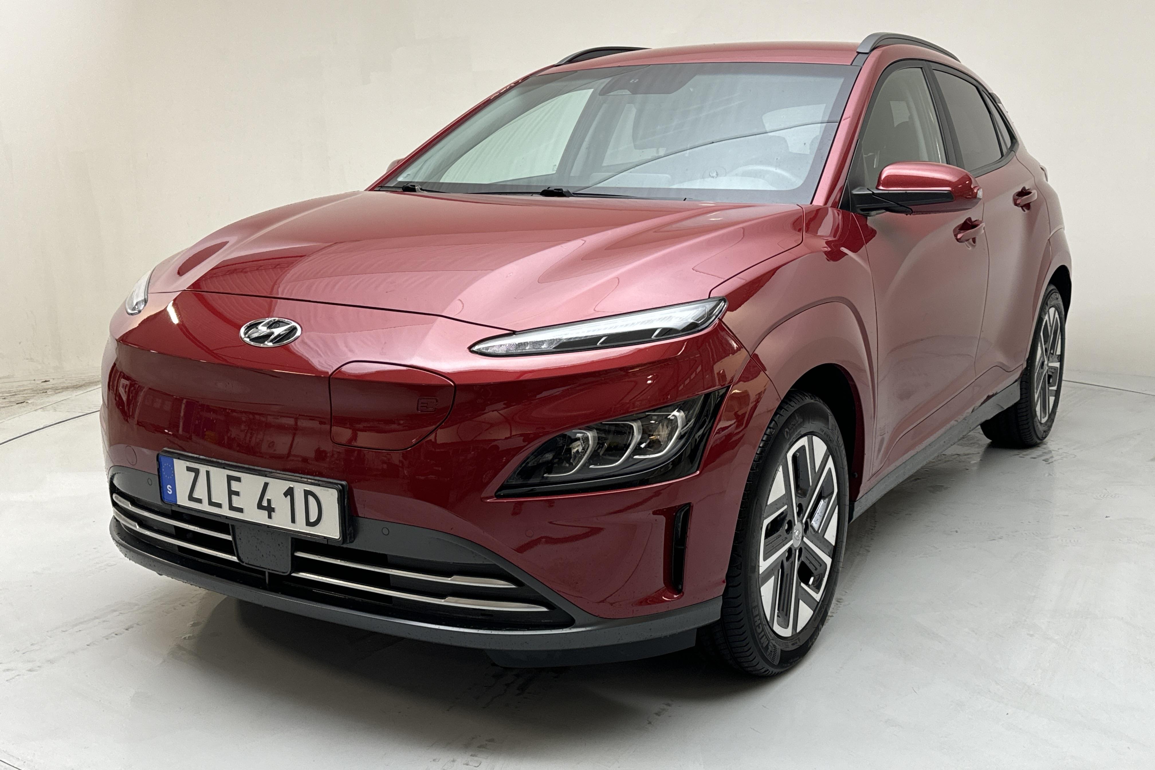 Hyundai Kona Electric Standard Range 39kWh (136hk) - 3 331 mil - Automat - röd - 2021