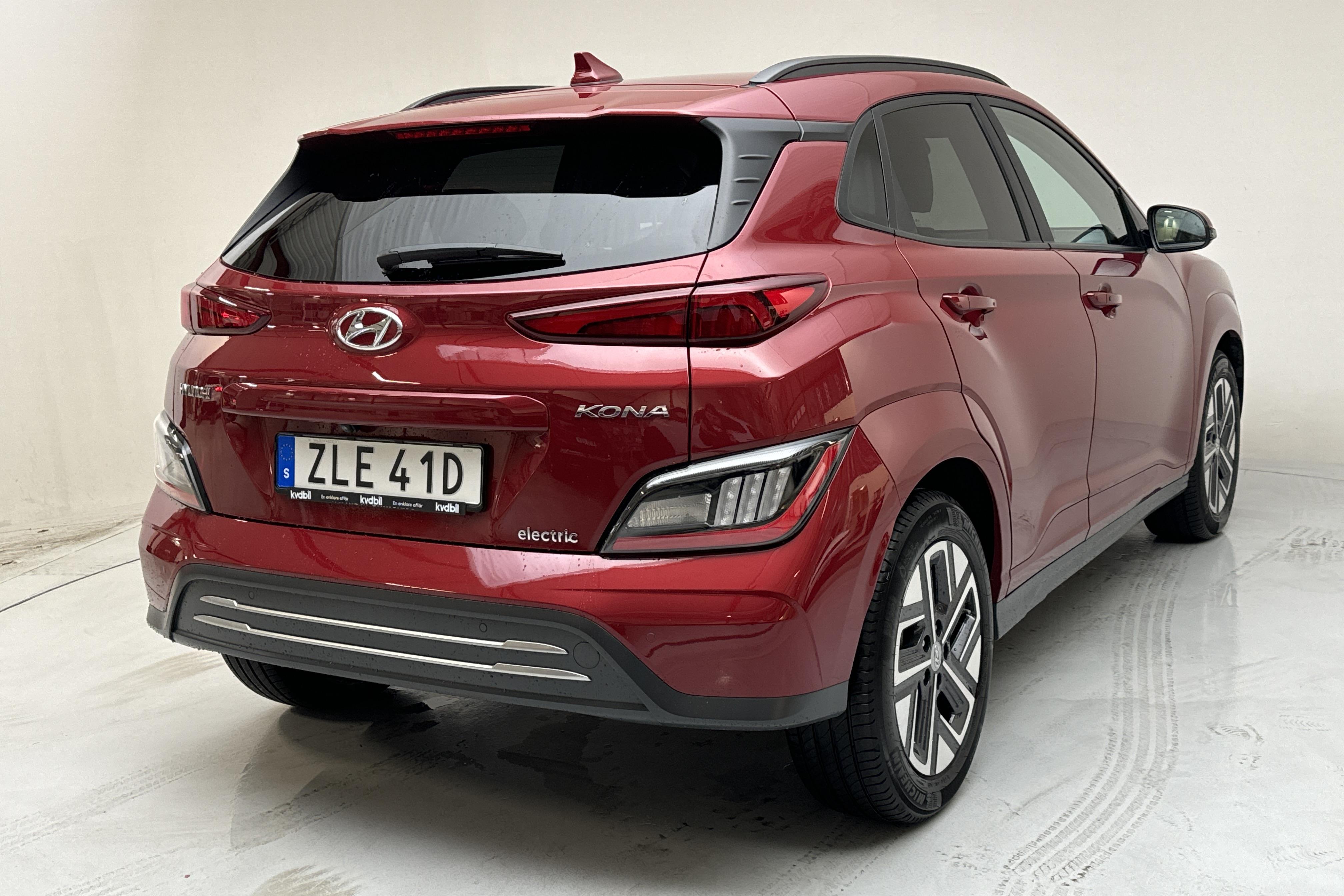 Hyundai Kona Electric Standard Range 39kWh (136hk) - 33 310 km - Automatyczna - czerwony - 2021