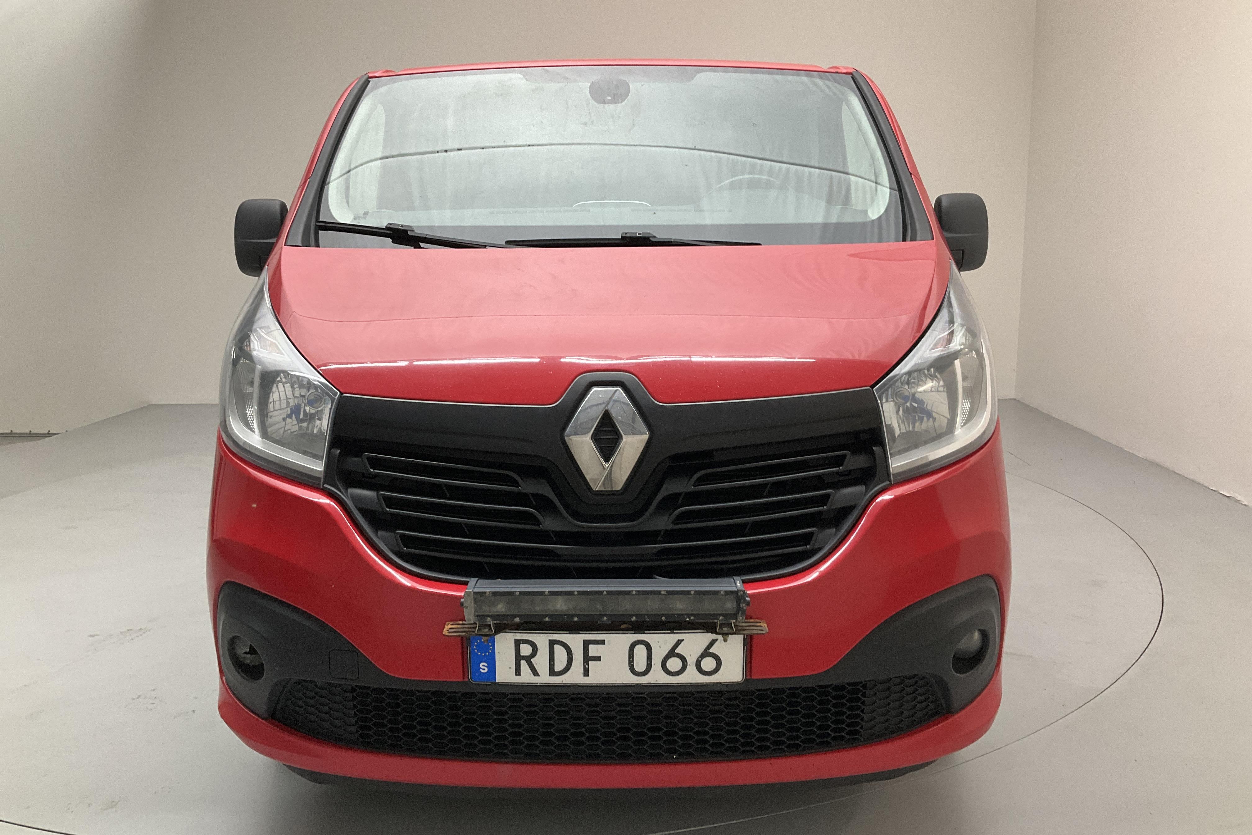 Renault Trafic 1.6 dCi Skåp (125hk) - 28 191 mil - Manuell - röd - 2017