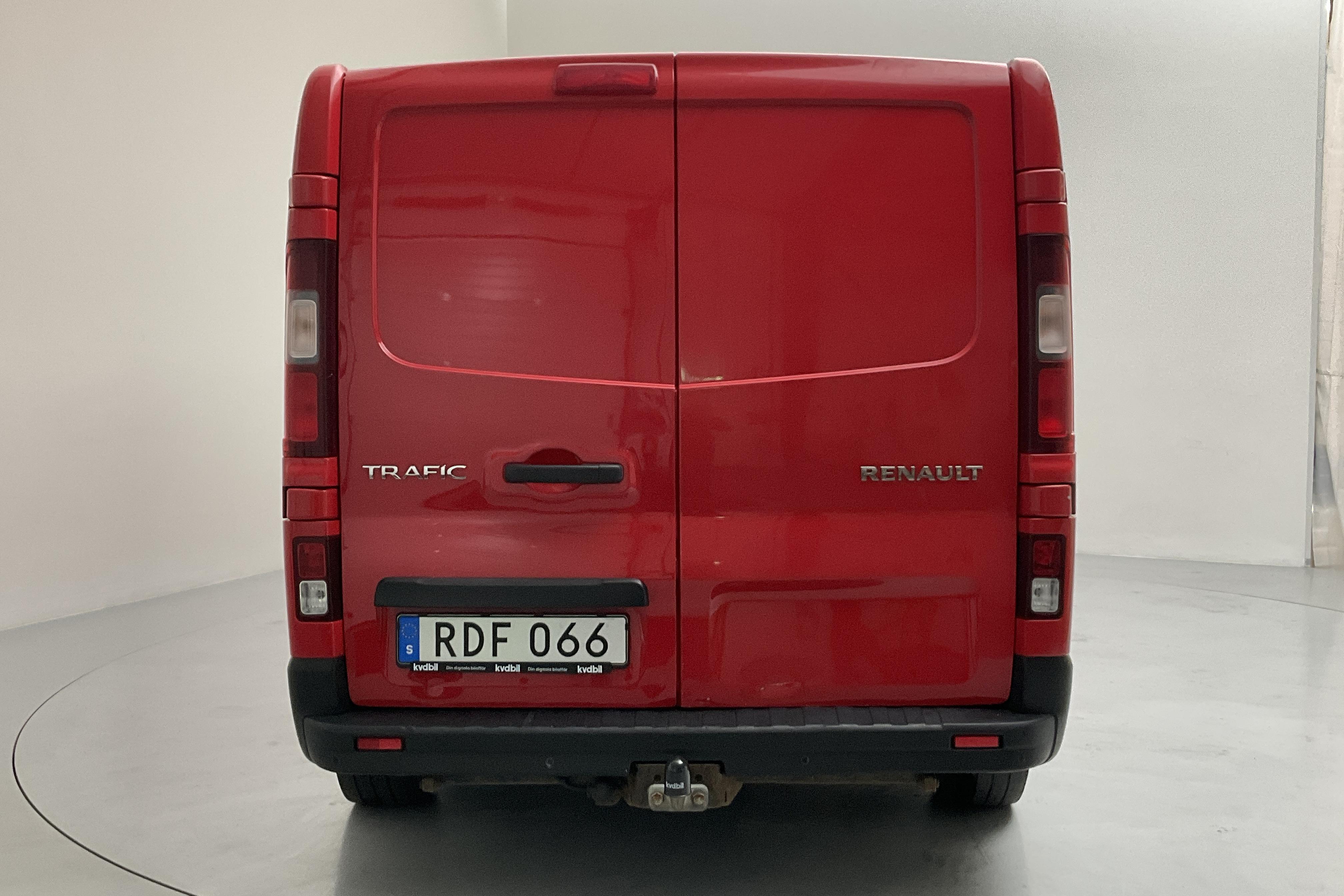 Renault Trafic 1.6 dCi Skåp (125hk) - 281 910 km - Manual - red - 2017