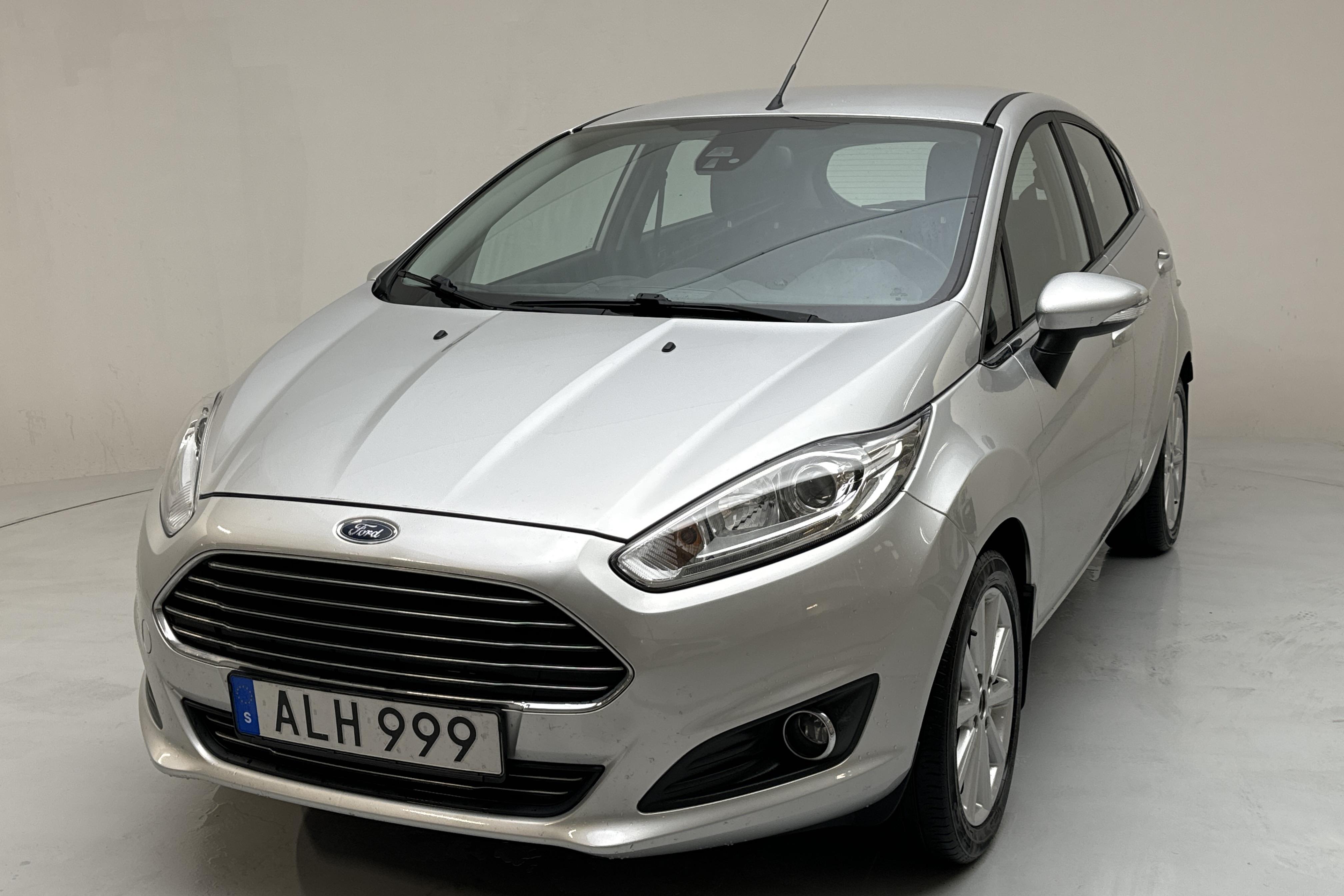 Ford Fiesta 1.0 5dr (80hk) - 7 097 mil - Manuell - grå - 2015