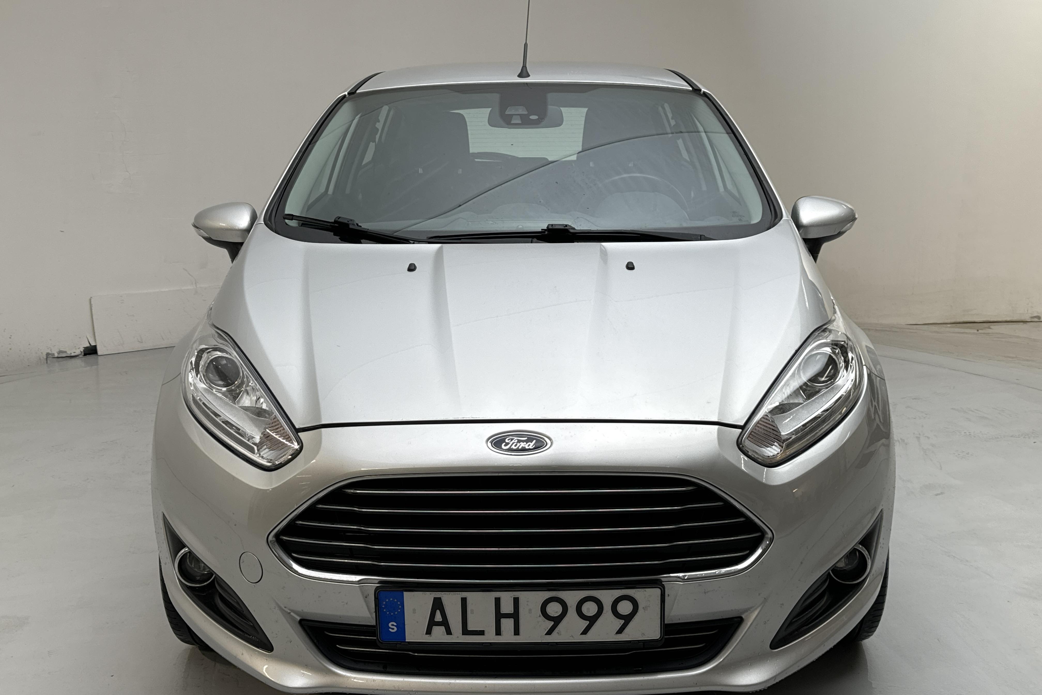 Ford Fiesta 1.0 5dr (80hk) - 7 097 mil - Manuell - grå - 2015