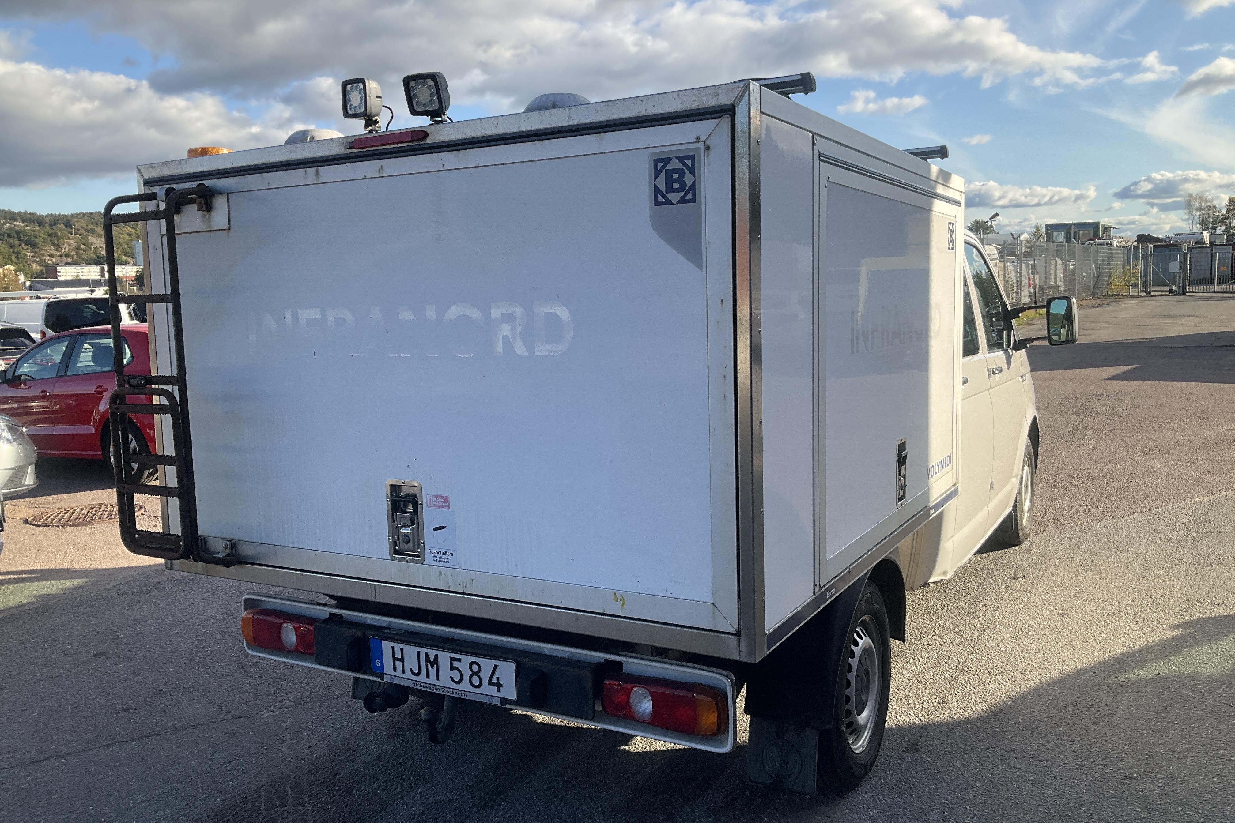 VW Transporter T6 2.0 TDI BMT 4MOTION (150hk) - 181 200 km - Manuaalinen - valkoinen - 2017