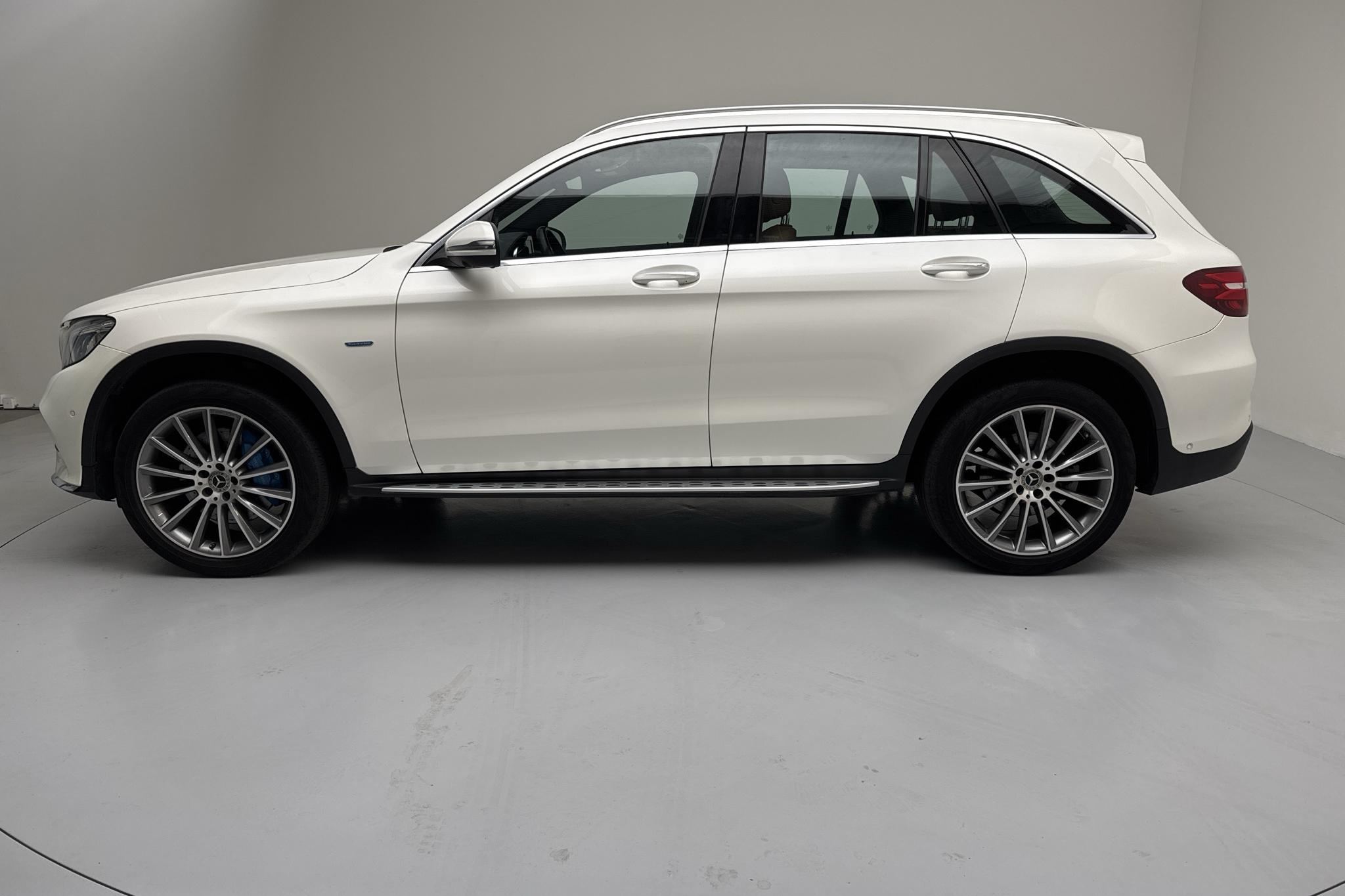 Mercedes GLC 350 e 4MATIC X253 (327hk) - 173 930 km - Automaatne - valge - 2017