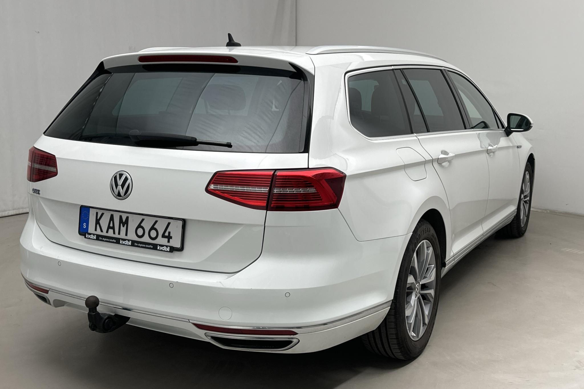 VW Passat 1.4 Plug-in-Hybrid Sportscombi (218hk) - 126 060 km - Automaattinen - valkoinen - 2017