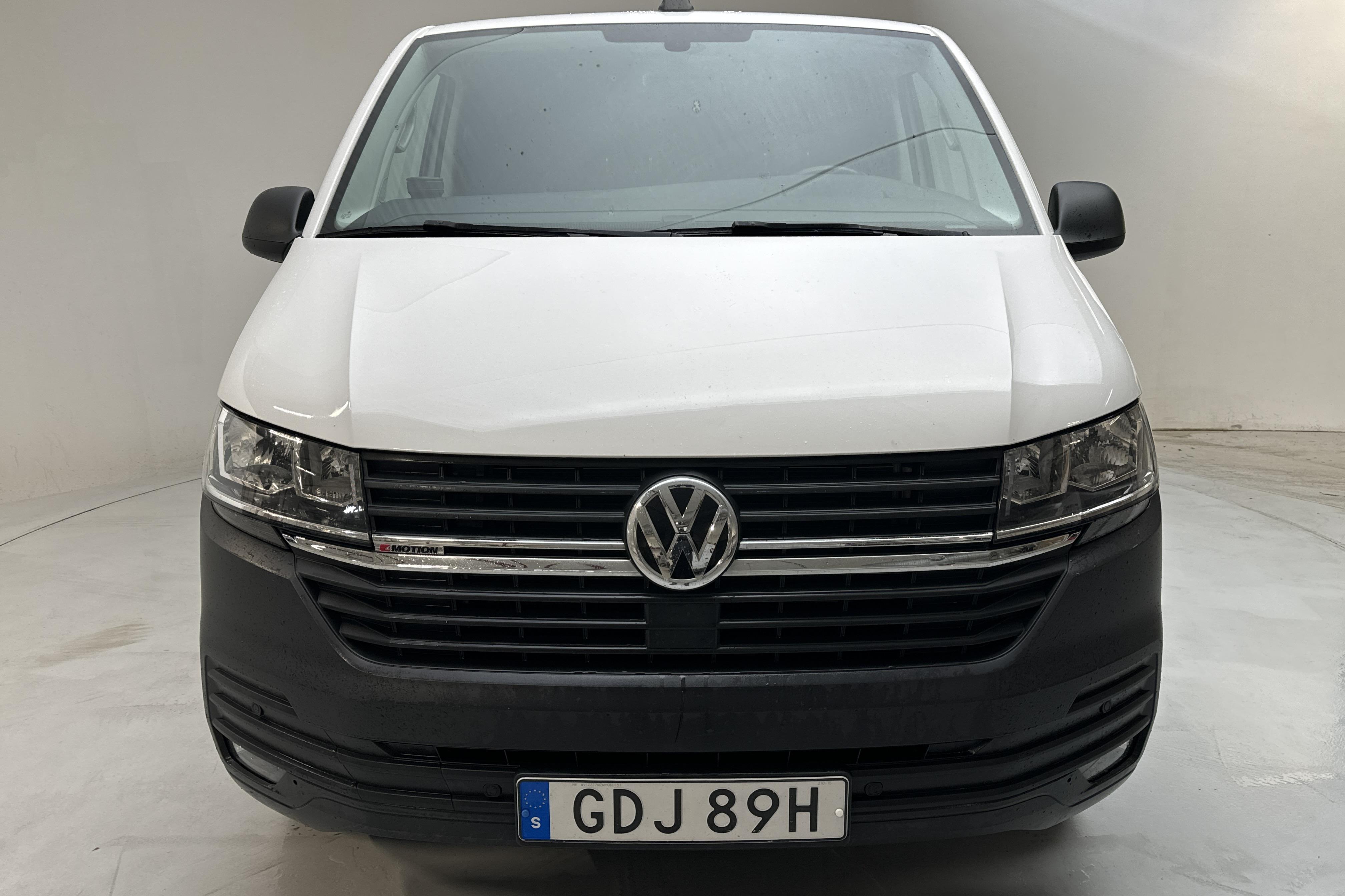 VW Transporter T6 2.0 TDI BMT Skåp 4MOTION (150hk) - 105 000 km - Automatyczna - biały - 2021