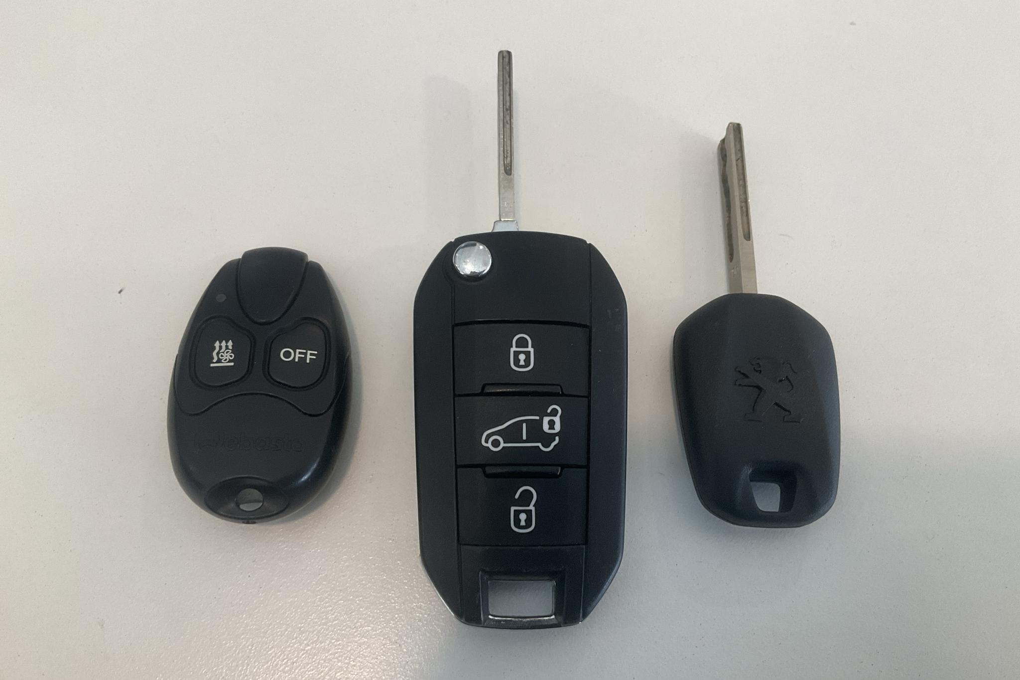 Peugeot Partner 1.5 HDI Skåp (130hk) - 5 213 mil - Automat - vit - 2020