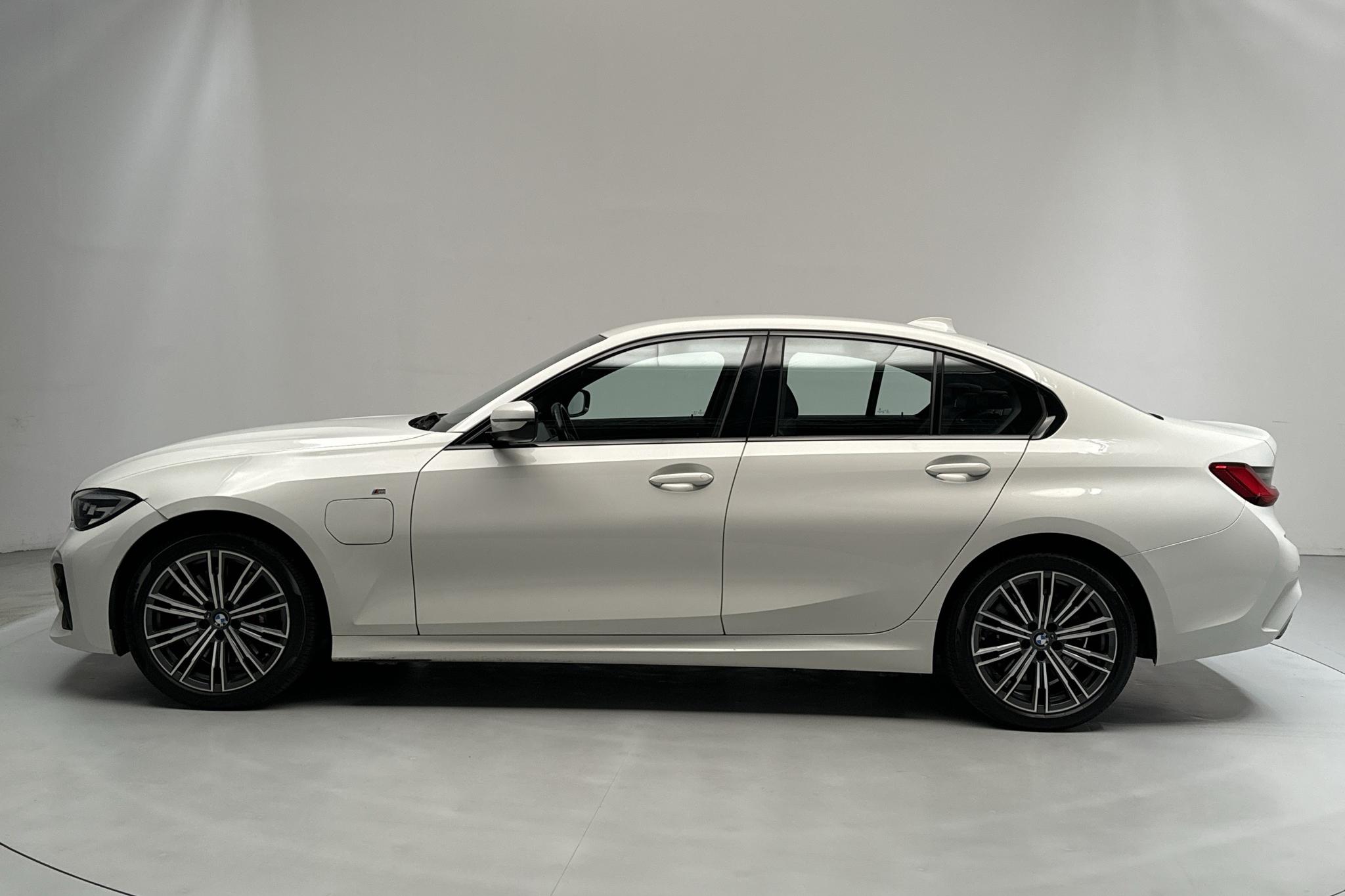 BMW 330e Sedan, G20 (292hk) - 16 790 mil - Automat - vit - 2021