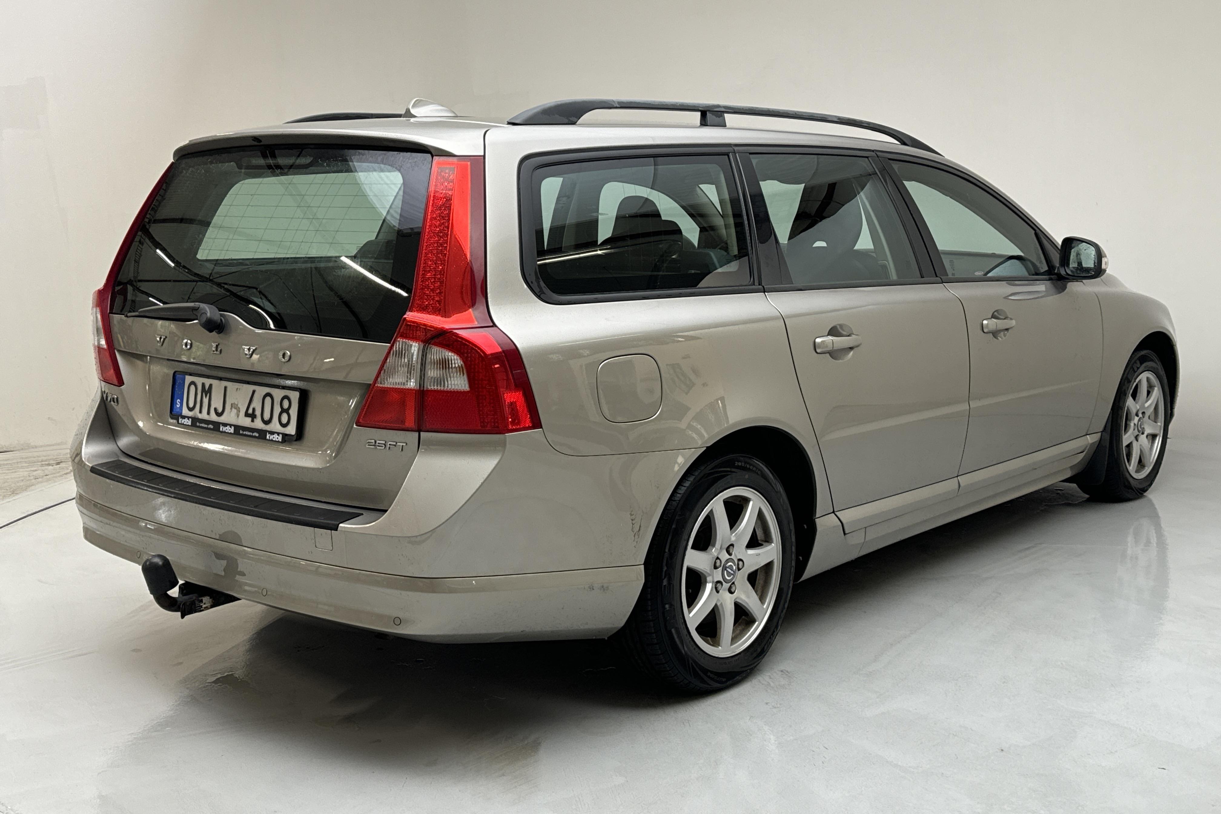 Volvo V70 II 2.5FT (200hk) - 199 660 km - Automaatne - Light Brown - 2009