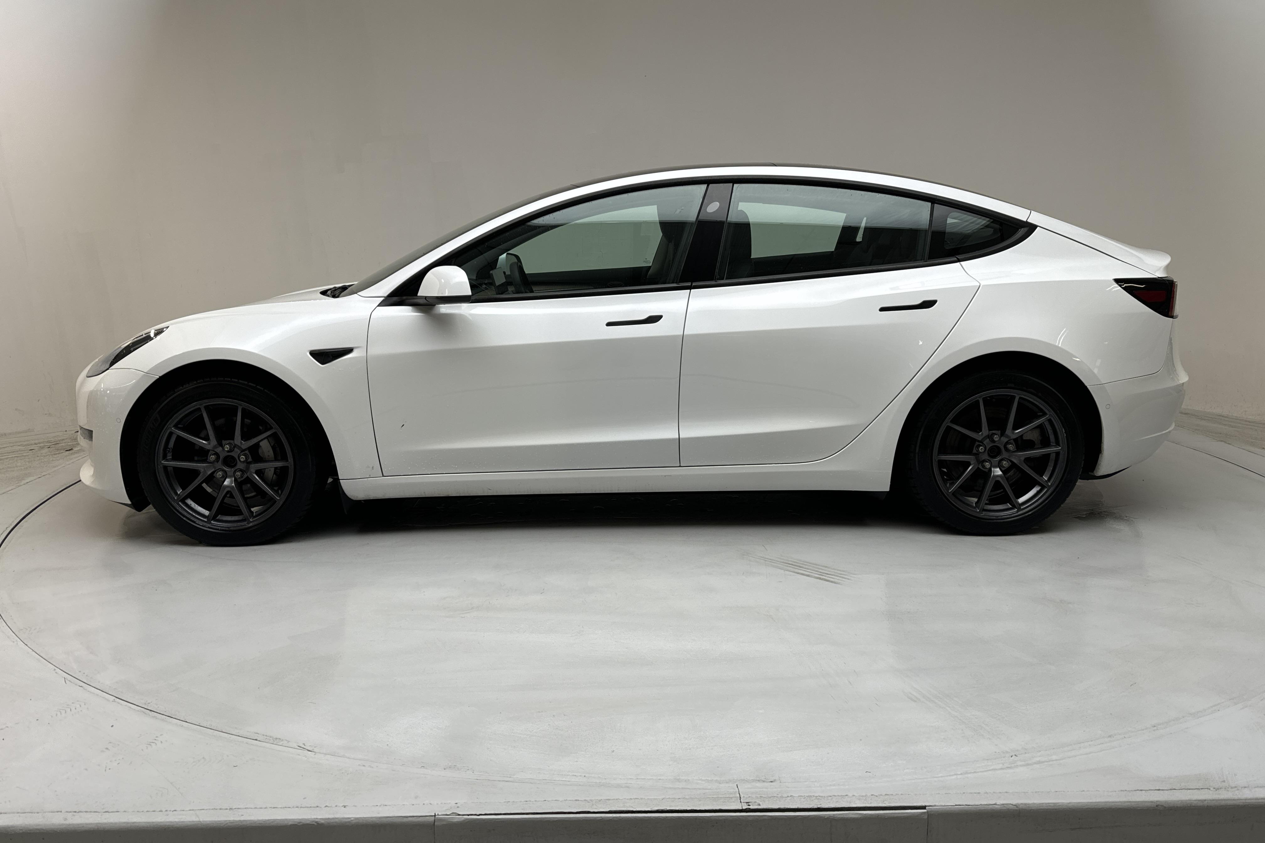 Tesla Model 3 Long Range Dual Motor AWD - 76 500 km - Automaatne - valge - 2021