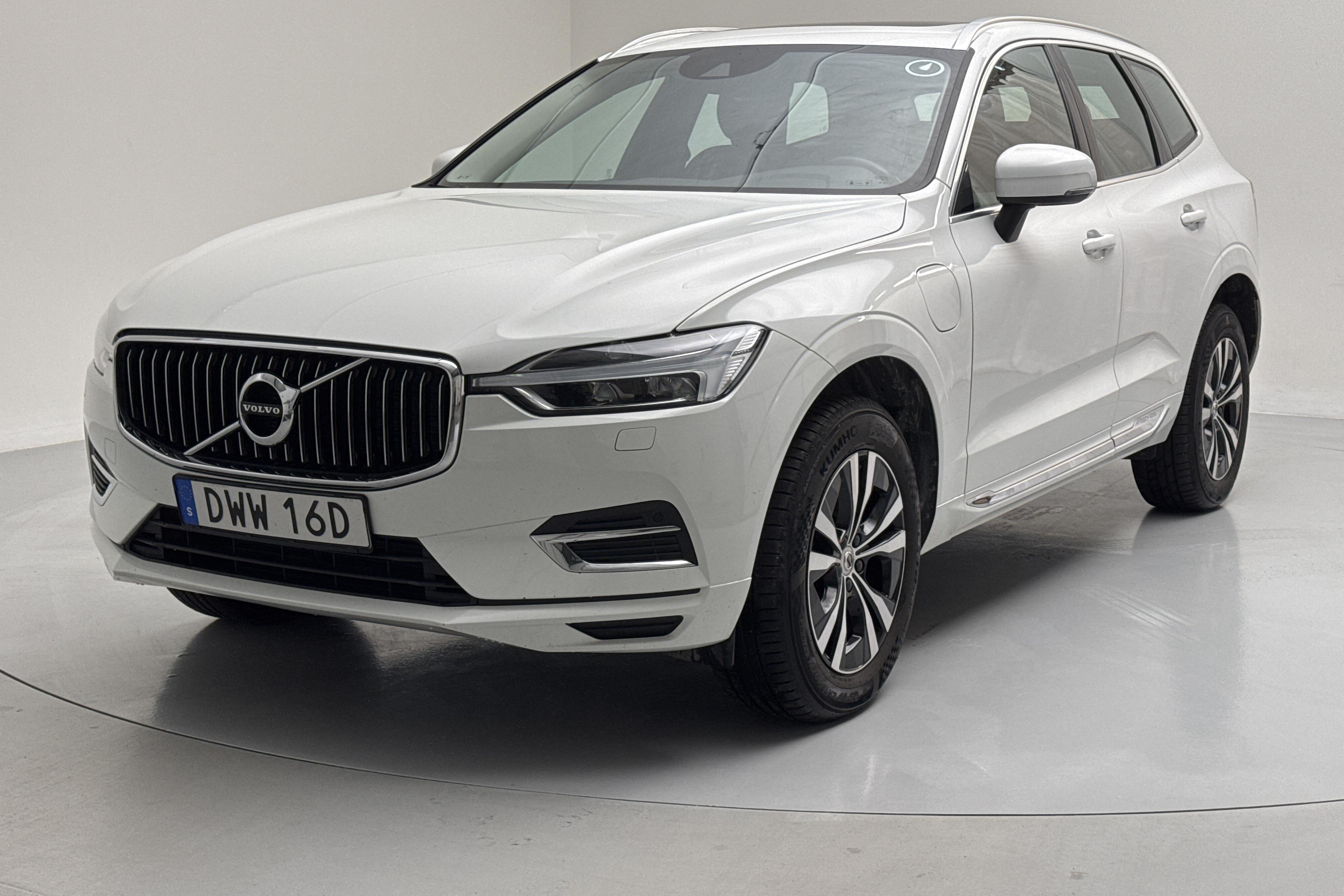 Volvo XC60 T6 AWD Recharge (340hk) - 99 580 km - Automatic - white - 2021