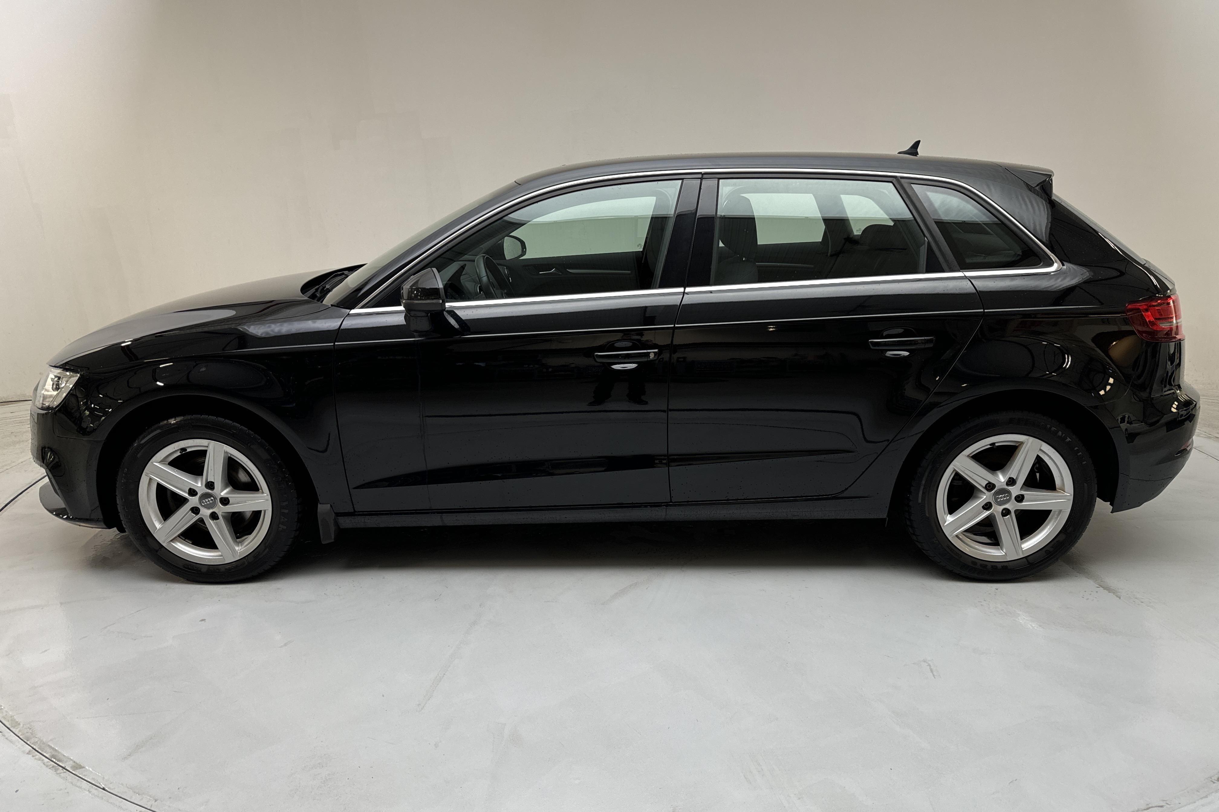 Audi A3 1.5 TFSI Sportback (150hk) - 100 230 km - Automaatne - must - 2018