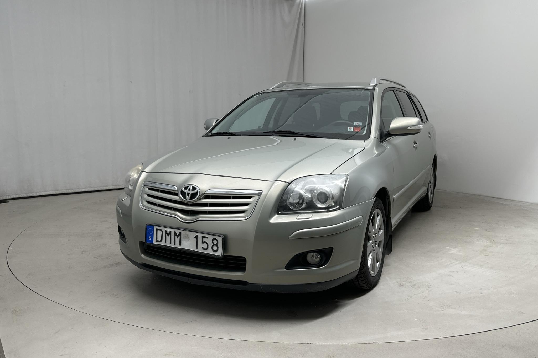 Toyota Avensis 2.0 D4D Kombi (126hk) - 245 060 km - Manualna - Light Green - 2008