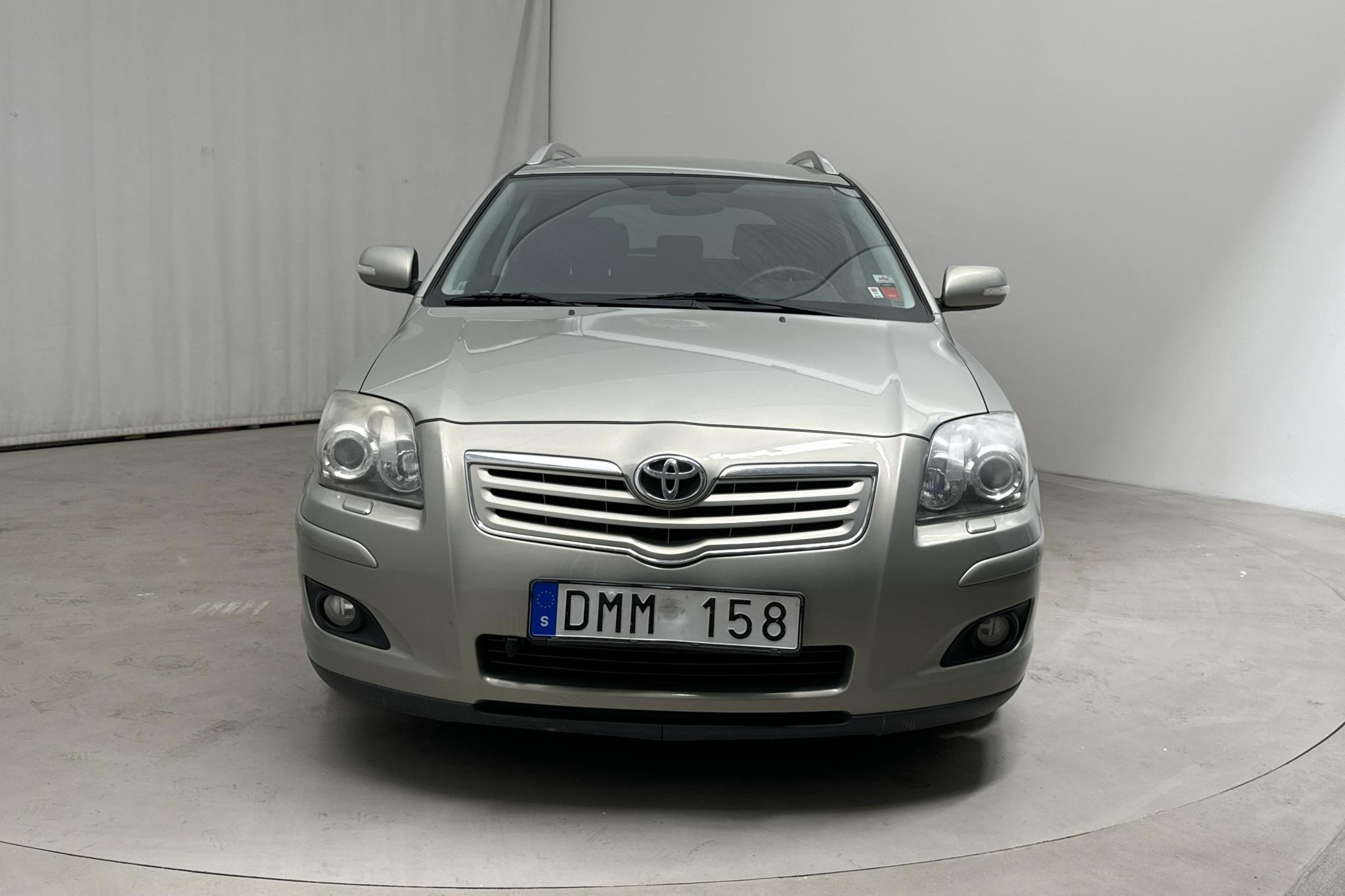 Toyota Avensis 2.0 D4D Kombi (126hk) - 245 060 km - Käsitsi - Light Green - 2008