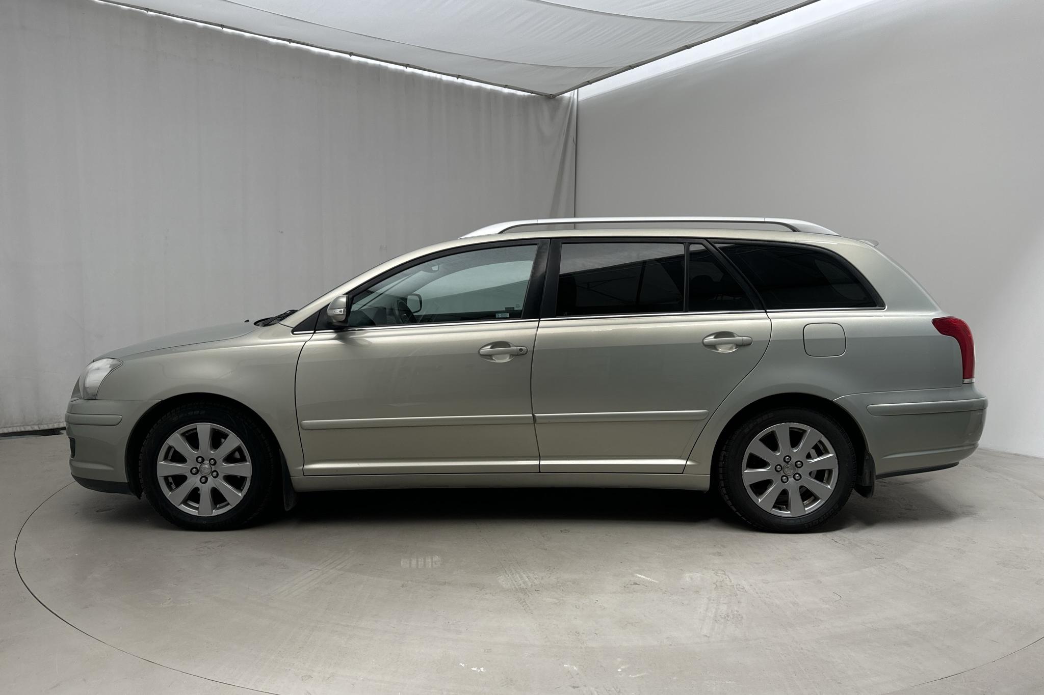 Toyota Avensis 2.0 D4D Kombi (126hk) - 245 060 km - Käsitsi - Light Green - 2008