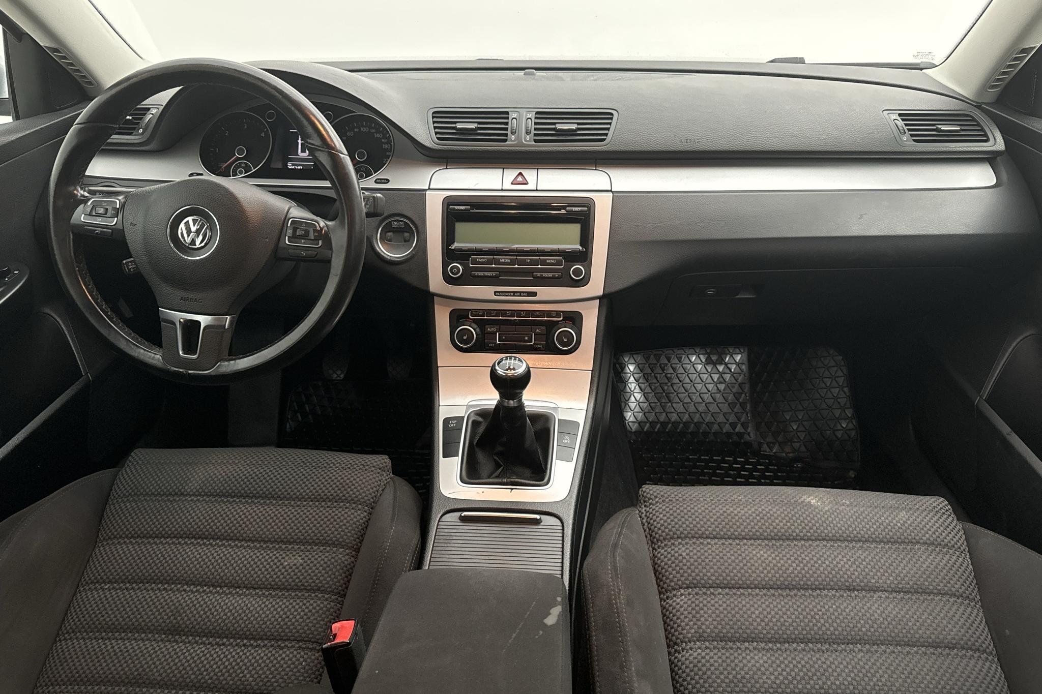 VW Passat 1.6 TDI BlueMotion Variant (105hk) - 205 250 km - Manuaalinen - hopea - 2010