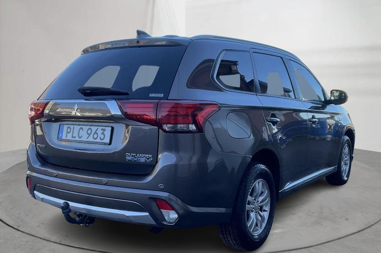 Mitsubishi Outlander 2.0 Plug-in Hybrid 4WD (121hk) - 125 810 km - Automatyczna - brązowy - 2017