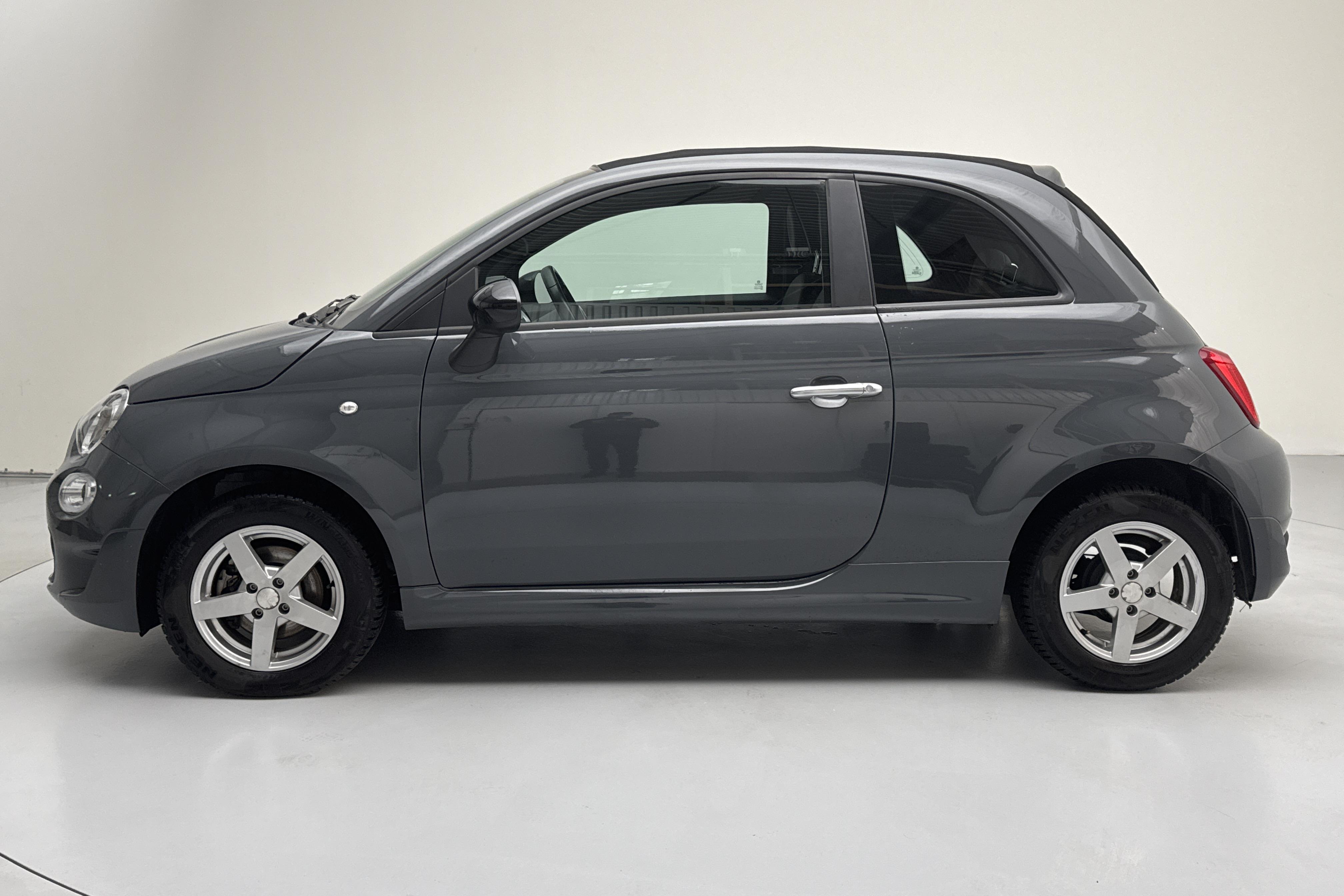 Fiat 500 Hybrid Cab (70hk) - 1 553 mil - Manuell - grå - 2021