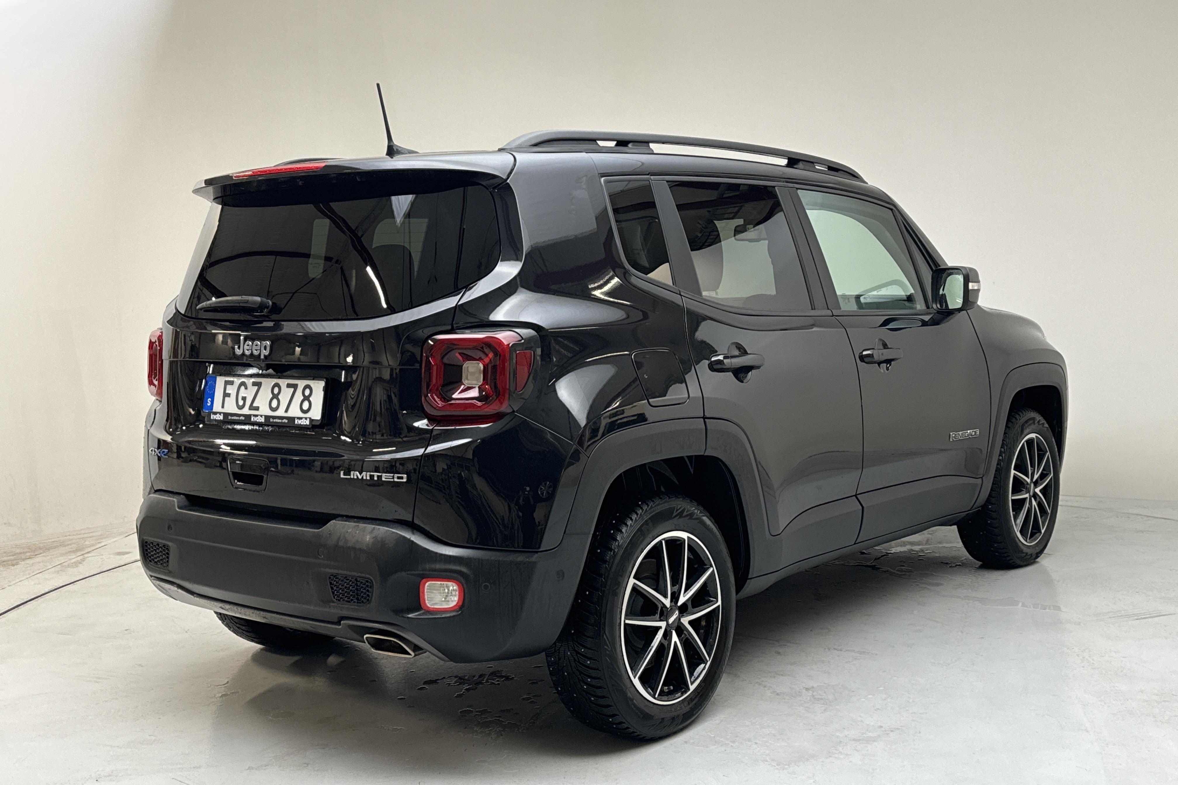 Jeep Renegade 1.3 PHEV 4WD (190hk) - 6 874 mil - Automat - svart - 2020