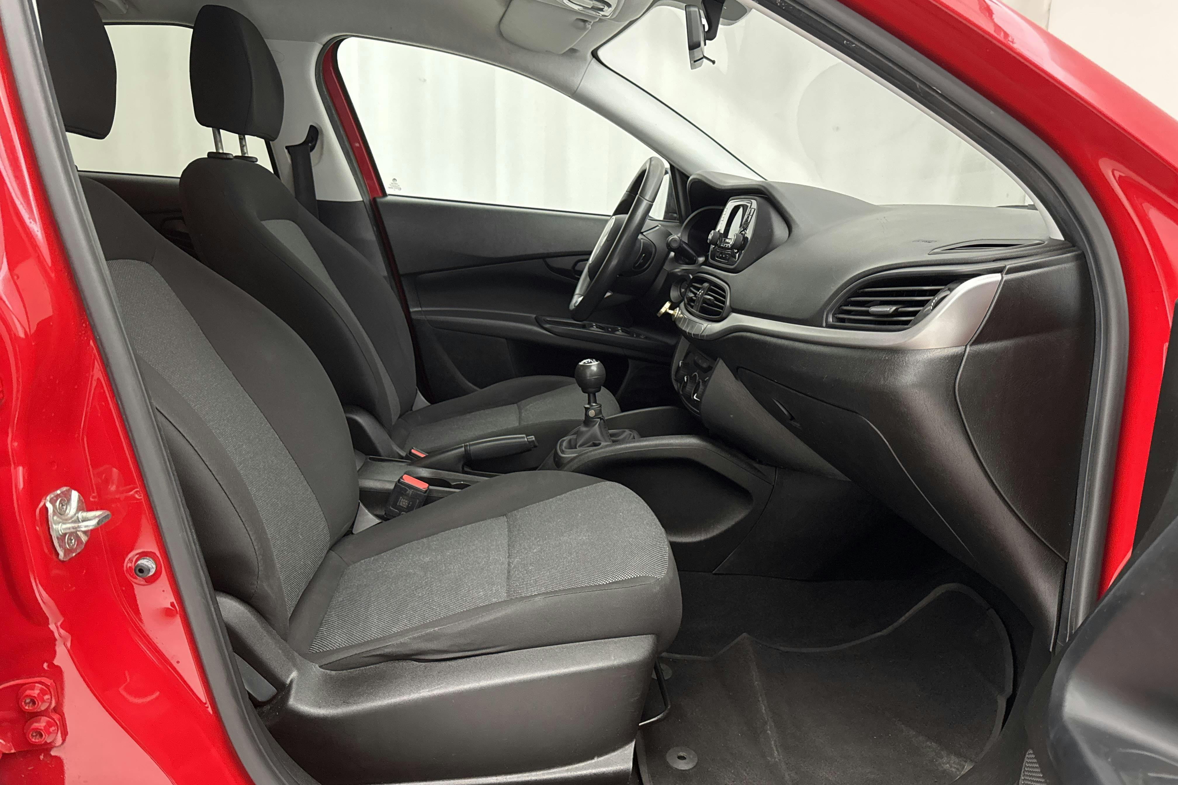 Fiat Tipo 1.4 5dr (95hk) - 115 410 km - Käsitsi - punane - 2019