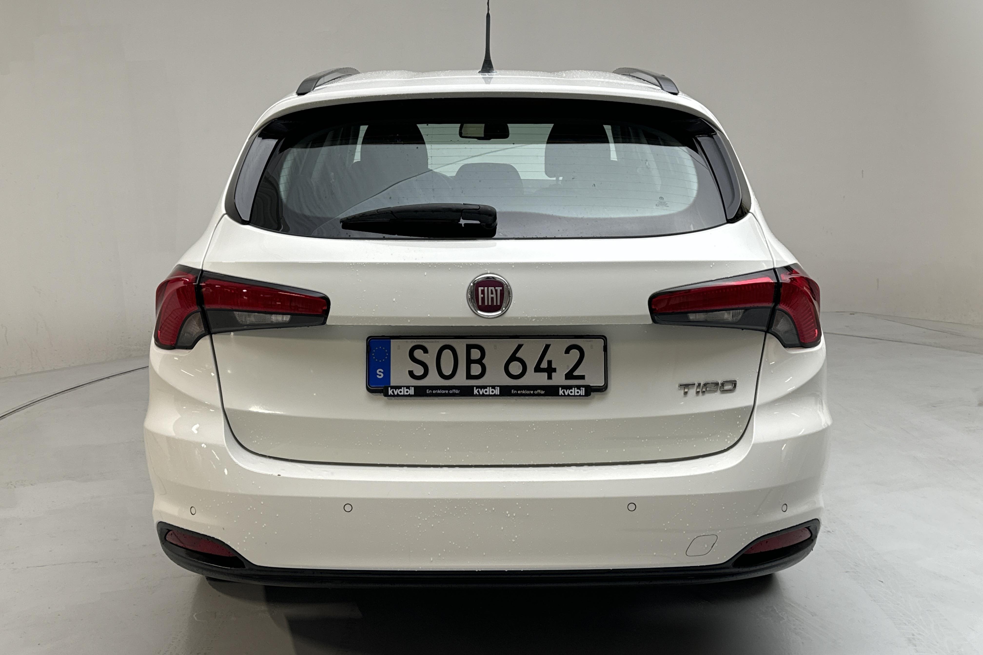 Fiat Tipo 1.6 E-Torq Kombi (110hk) - 7 983 mil - Automat - vit - 2017