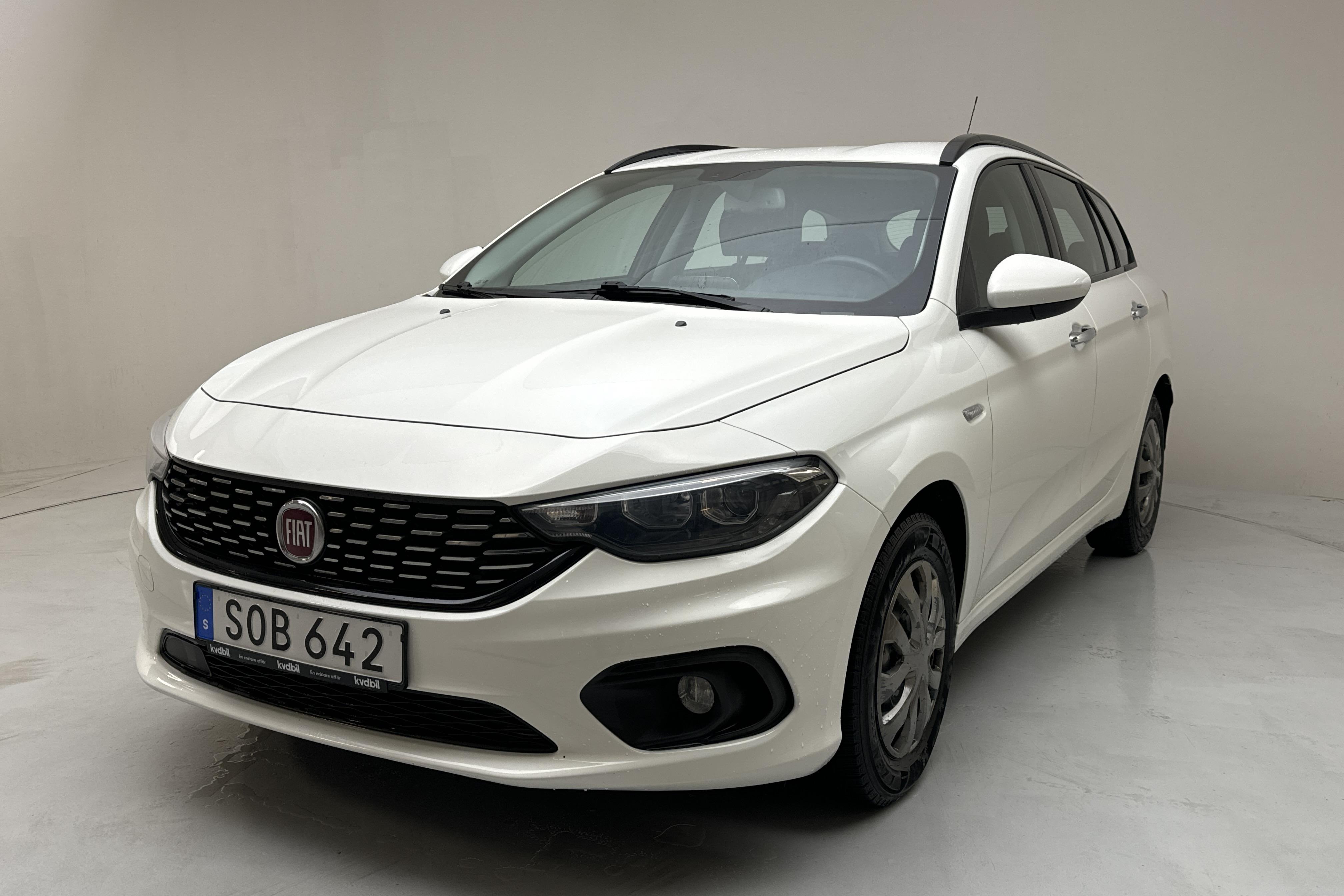 Fiat Tipo 1.6 E-Torq Kombi (110hk) - 7 983 mil - Automat - vit - 2017