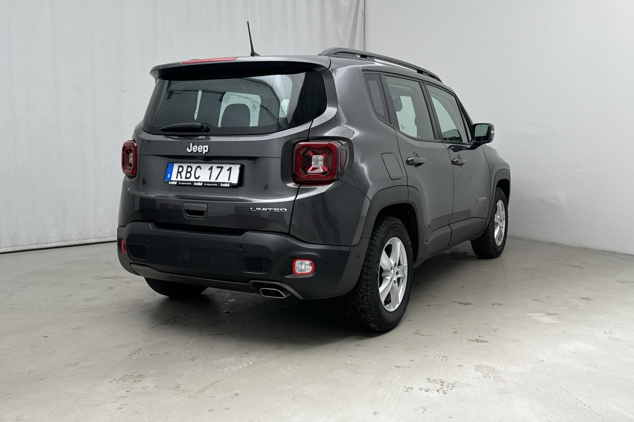 Jeep Renegade 1.0 GSE T3 2WD (120hk) - 4 536 mil - Manuell - grå - 2019