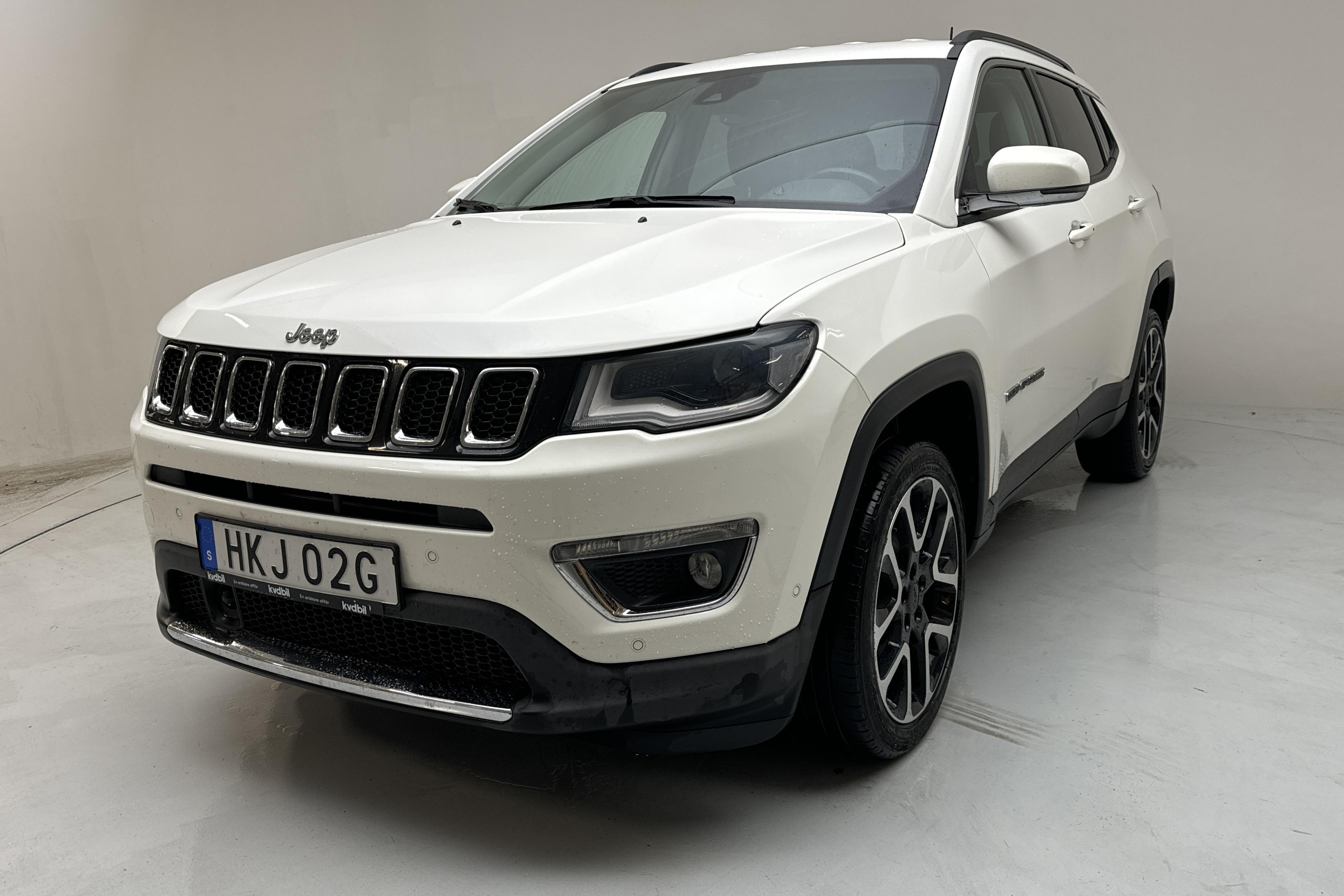 Jeep Compass 1.4 Multiair 4WD (170hk) - 8 412 mil - Automat - vit - 2019