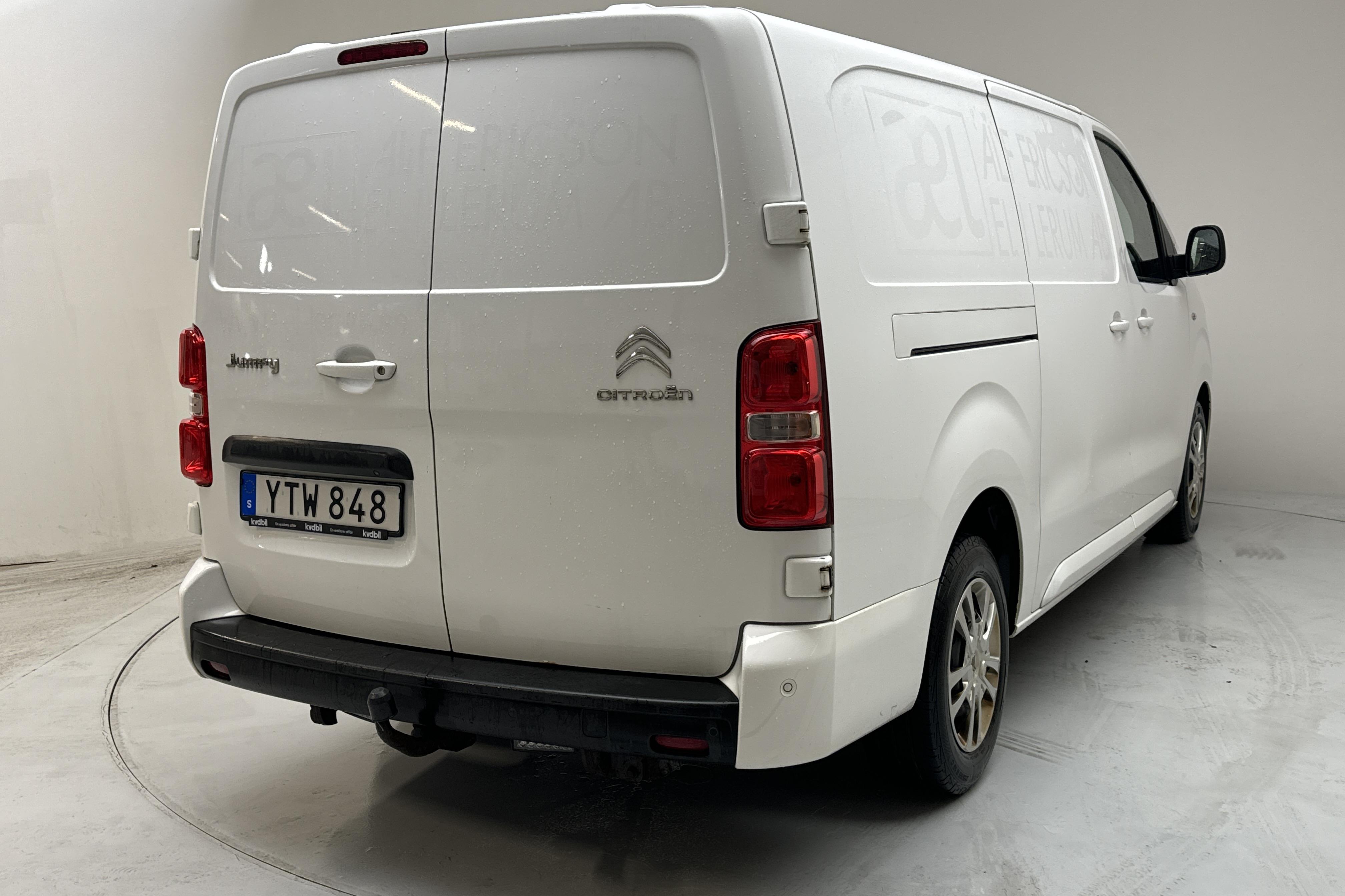 Citroen Jumpy III 2.0 BlueHDI Skåp (180hk) - 132 170 km - Automaatne - valge - 2018