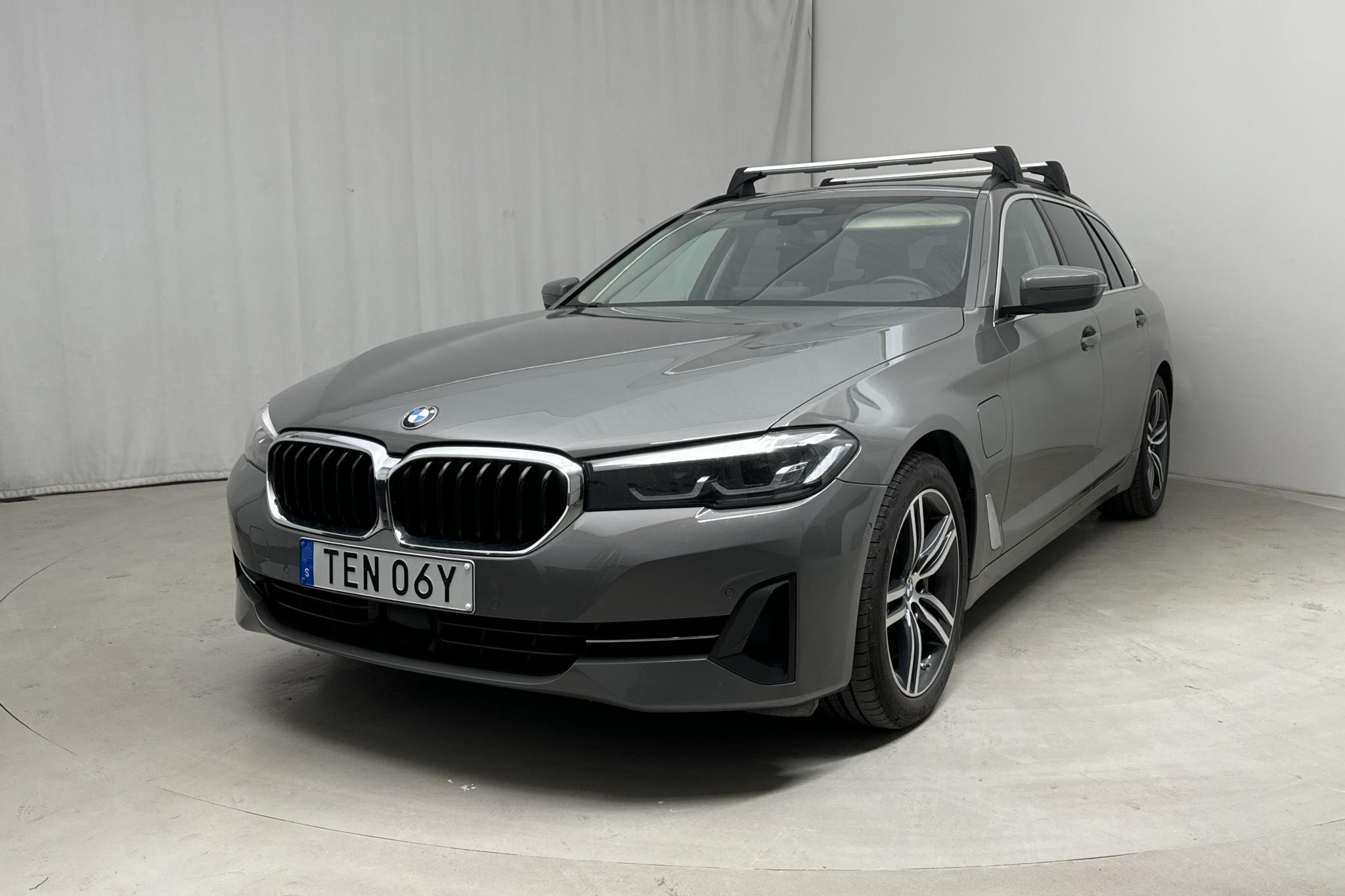 BMW 530e xDrive Touring, G31 12kWh LCI (292hk) - 107 740 km - Automatyczna - szary - 2021