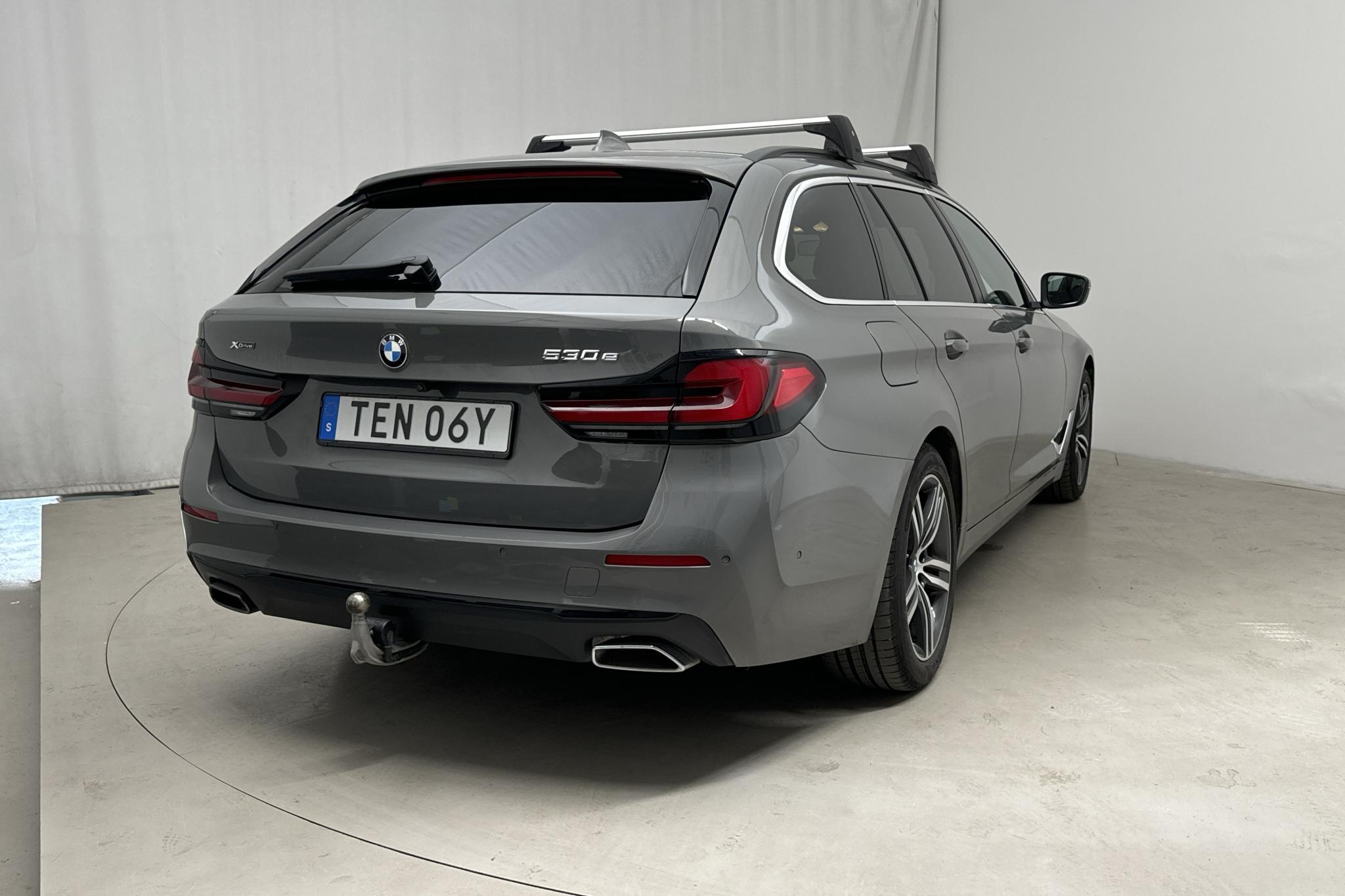 BMW 530e xDrive Touring, G31 12kWh LCI (292hk) - 10 774 mil - Automat - grå - 2021