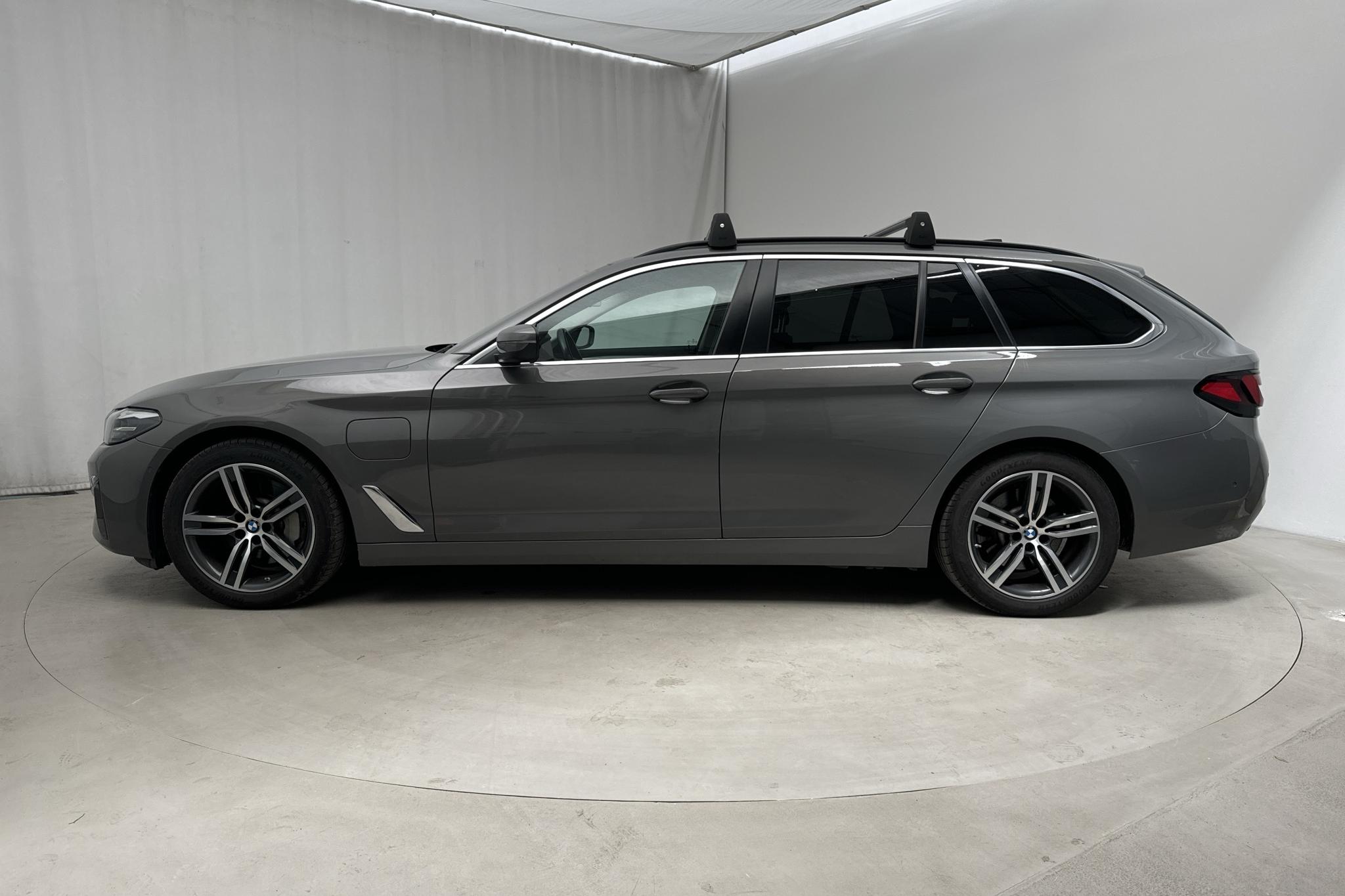 BMW 530e xDrive Touring, G31 12kWh LCI (292hk) - 107 740 km - Automaattinen - harmaa - 2021