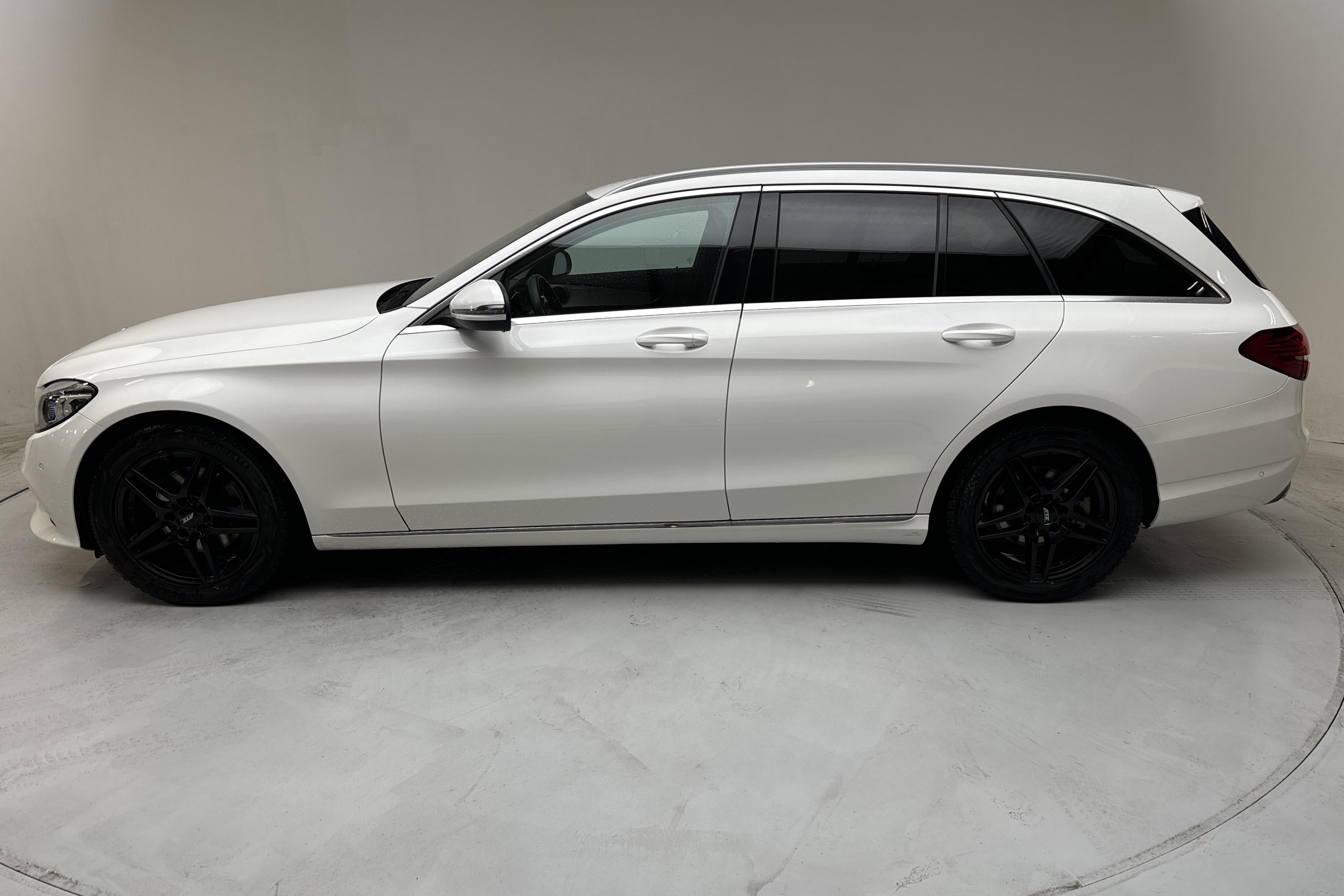 Mercedes C 220 d Kombi S205 (194hk) - 77 710 km - Automatyczna - biały - 2021